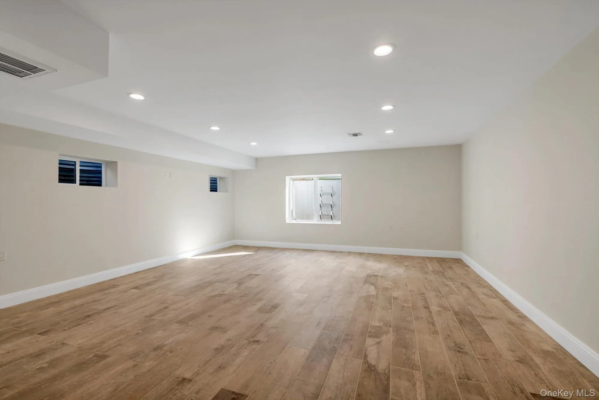 68 Edgewood, North Hempstead, NY, 5 Bedrooms Bedrooms, 8 Rooms Rooms,3 BathroomsBathrooms,Residential Lease,For Rent,Edgewood,0,1011796 68 Edgewood, North Hempstead, NY, 5 Bedrooms Bedrooms, 8 Rooms Rooms,3 BathroomsBathrooms,Residential Lease,For Rent,Edgewood,0,1011796