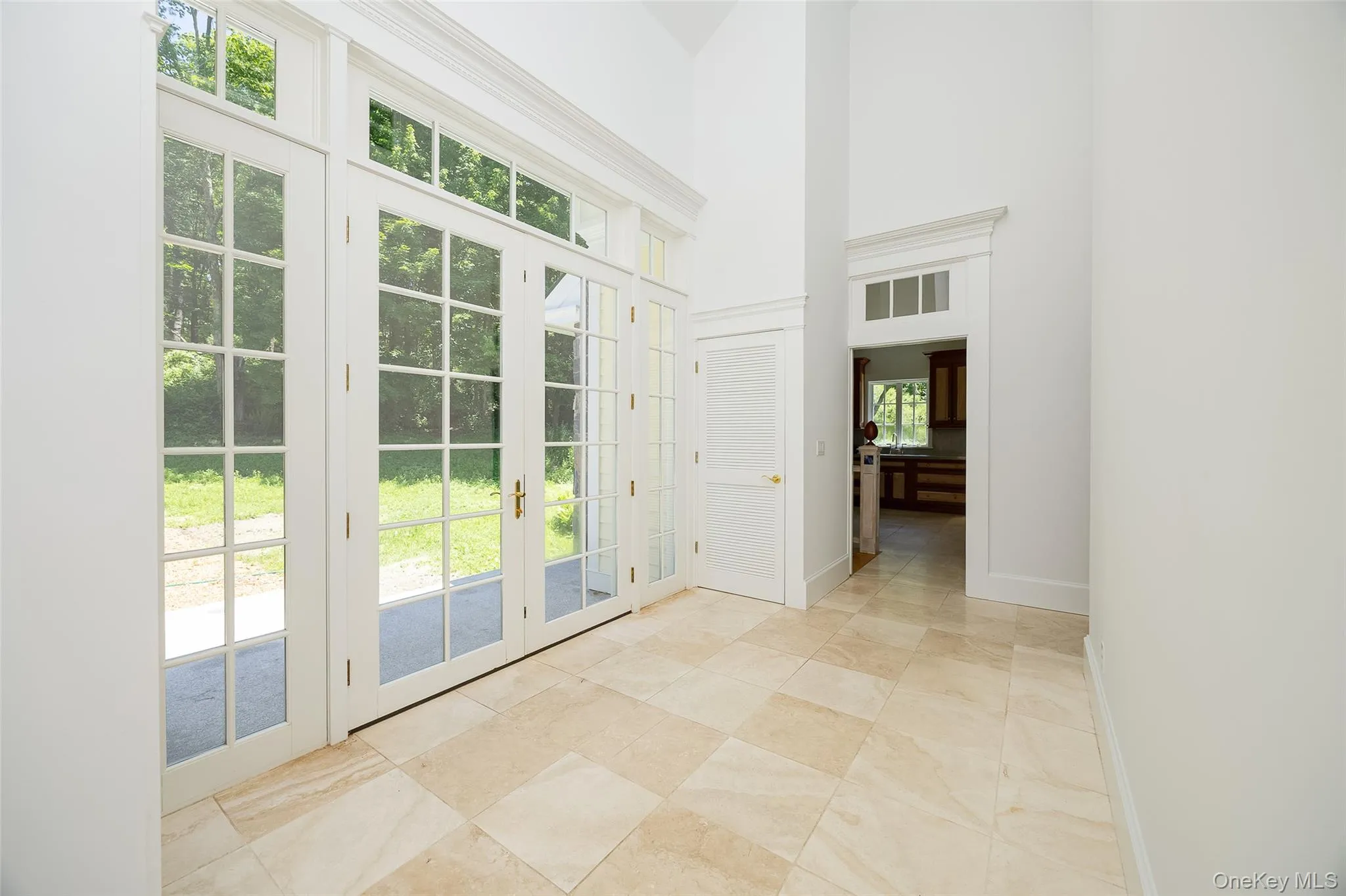Central entry foyer Central entry foyer