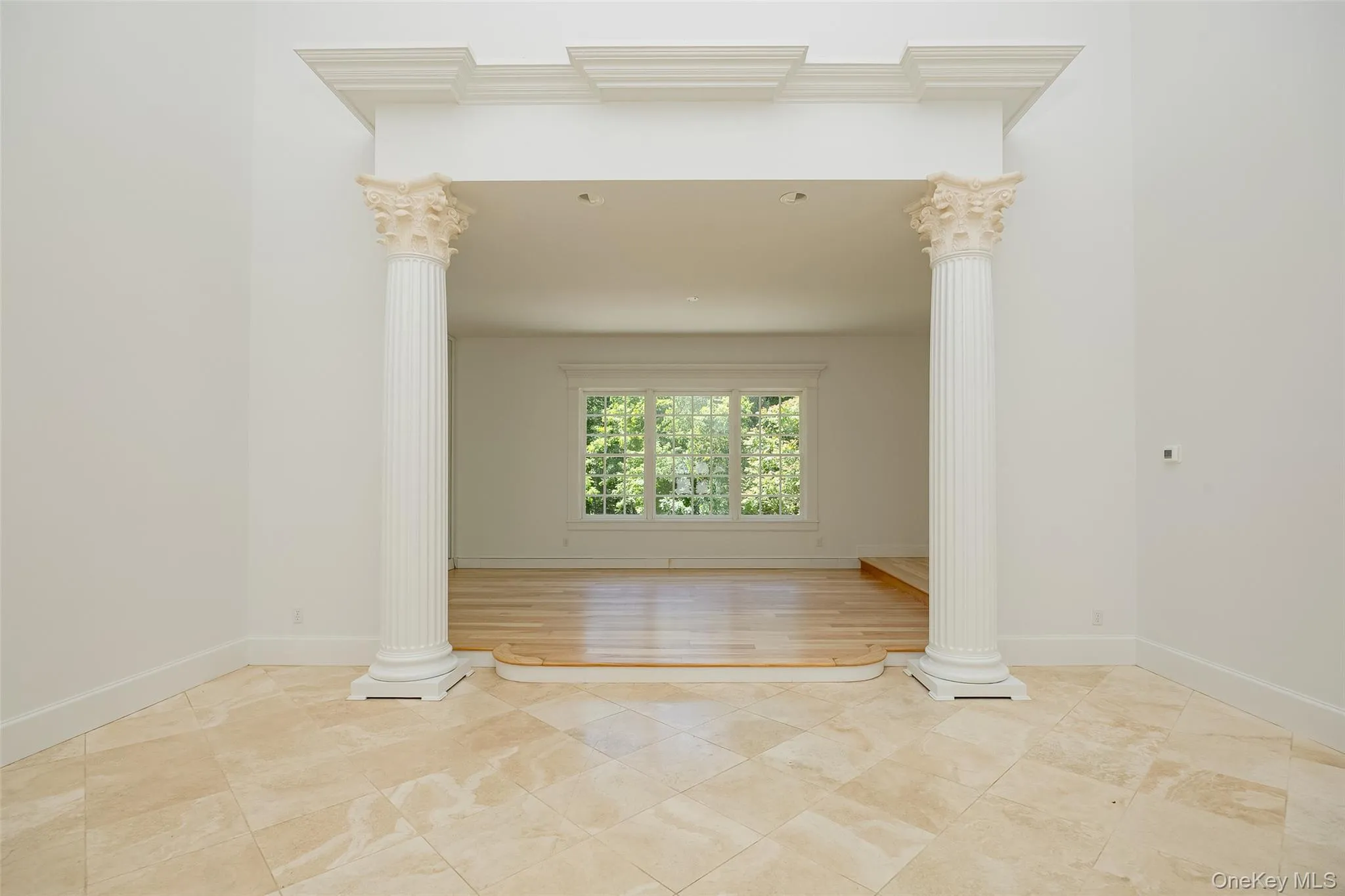 Open floorplan greatroom with cathedral ceilings and dining area Open floorplan greatroom with cathedral ceilings and dining area