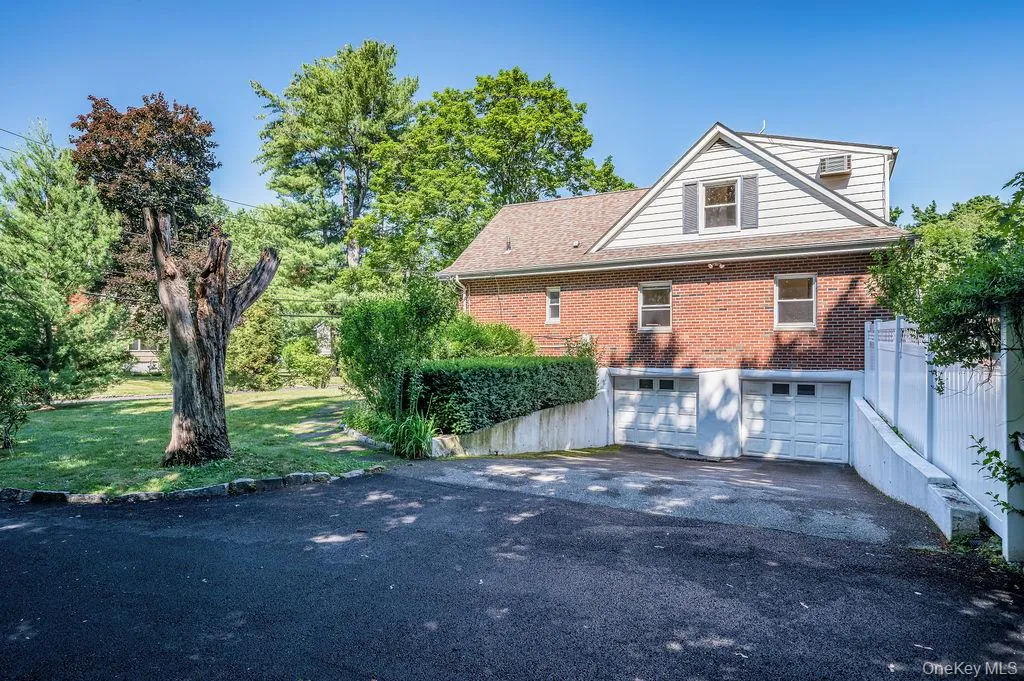 39 Jane Street, Greenburgh, NY, 4 Bedrooms Bedrooms, 9 Rooms Rooms,3 BathroomsBathrooms,Residential,For Rent,Jane,0,KEY1011803 39 Jane Street, Greenburgh, NY, 4 Bedrooms Bedrooms, 9 Rooms Rooms,3 BathroomsBathrooms,Residential,For Rent,Jane,0,KEY1011803