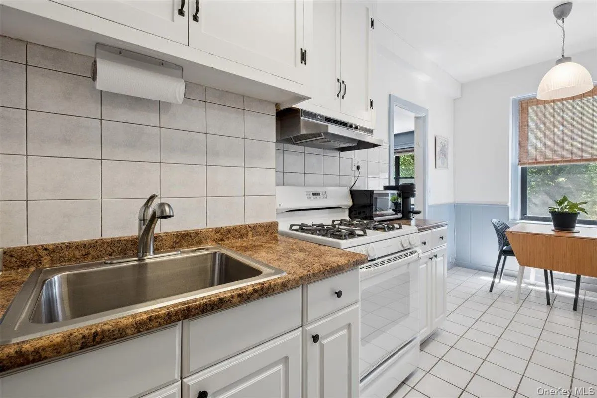 143 Garth Road, Eastchester, NY, 1 Bedroom Bedrooms, 3 Rooms Rooms,1 BathroomBathrooms,Residential,For Rent,Garth,0,1011809 143 Garth Road, Eastchester, NY, 1 Bedroom Bedrooms, 3 Rooms Rooms,1 BathroomBathrooms,Residential,For Rent,Garth,0,1011809