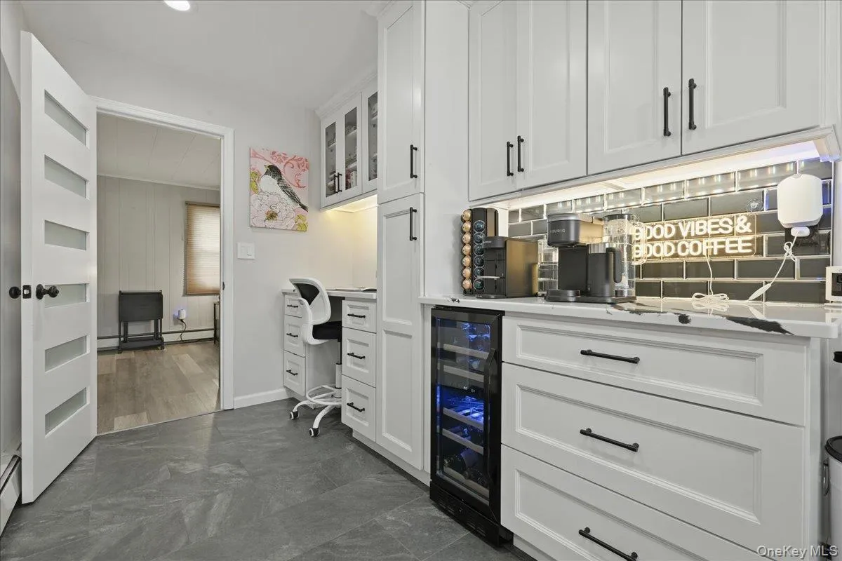 16 Penny Lane, Hempstead, NY, 4 Bedrooms Bedrooms, 9 Rooms Rooms,2 BathroomsBathrooms,Residential,For Rent,Penny,0,1011810 16 Penny Lane, Hempstead, NY, 4 Bedrooms Bedrooms, 9 Rooms Rooms,2 BathroomsBathrooms,Residential,For Rent,Penny,0,1011810