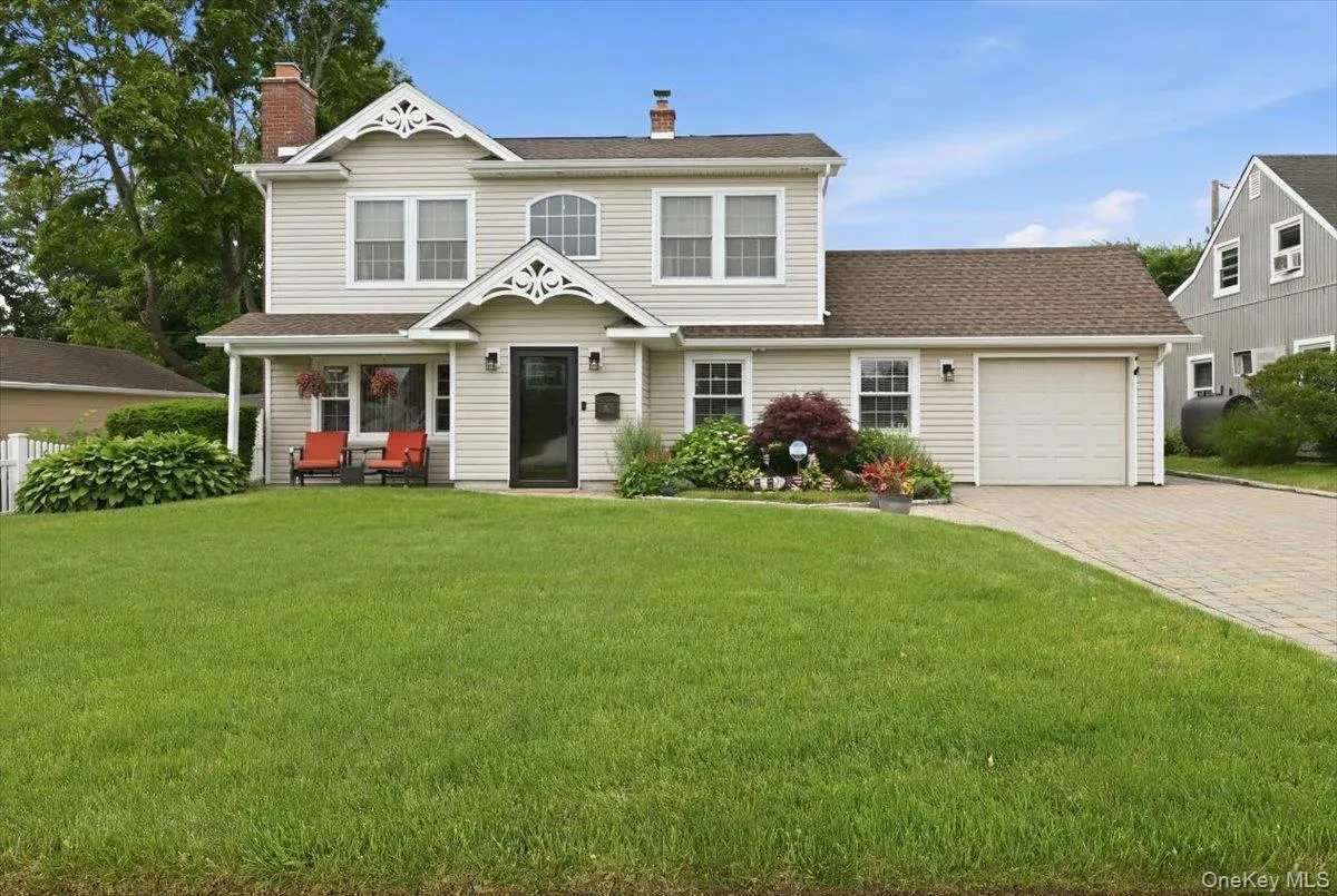 16 Penny Lane, Hempstead, NY, 4 Bedrooms Bedrooms, 9 Rooms Rooms,2 BathroomsBathrooms,Residential,For Rent,Penny,0,1011810 16 Penny Lane, Hempstead, NY, 4 Bedrooms Bedrooms, 9 Rooms Rooms,2 BathroomsBathrooms,Residential,For Rent,Penny,0,1011810