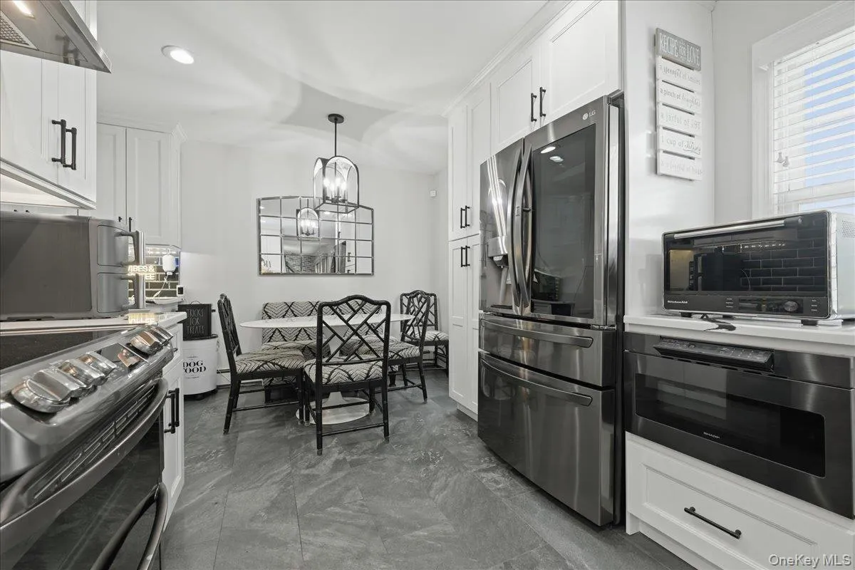 16 Penny Lane, Hempstead, NY, 4 Bedrooms Bedrooms, 9 Rooms Rooms,2 BathroomsBathrooms,Residential,For Rent,Penny,0,1011810 16 Penny Lane, Hempstead, NY, 4 Bedrooms Bedrooms, 9 Rooms Rooms,2 BathroomsBathrooms,Residential,For Rent,Penny,0,1011810