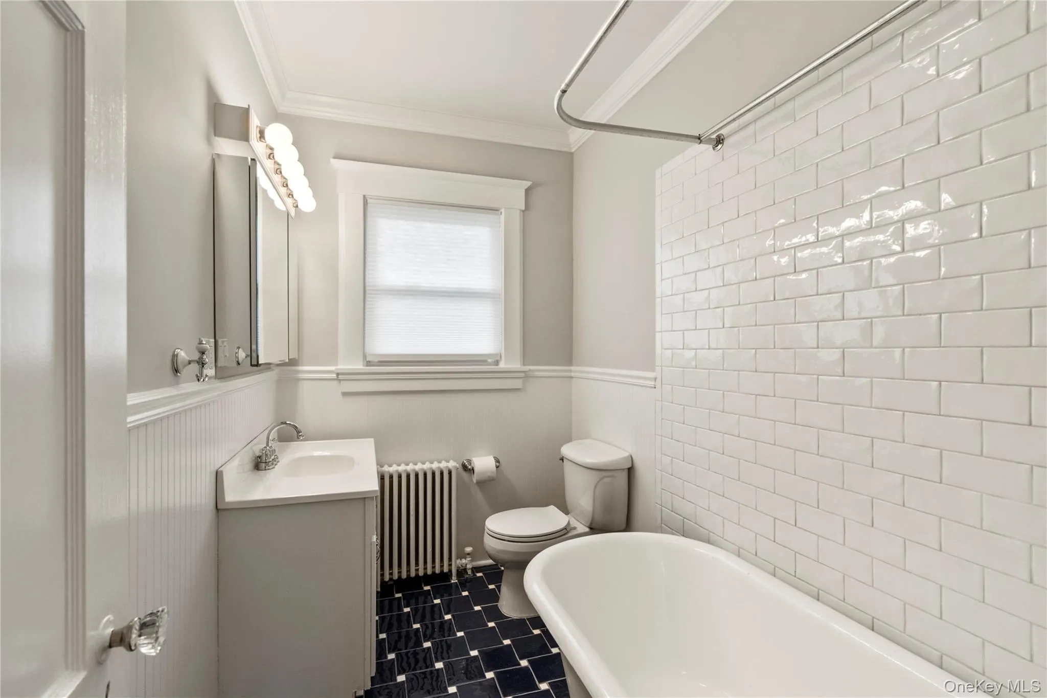 46 Davis Street, Oyster Bay, NY, 2 Bedrooms Bedrooms, 4 Rooms Rooms,1 BathroomBathrooms,Residential Lease,For Rent,Davis Street,0,1011813 46 Davis Street, Oyster Bay, NY, 2 Bedrooms Bedrooms, 4 Rooms Rooms,1 BathroomBathrooms,Residential Lease,For Rent,Davis Street,0,1011813