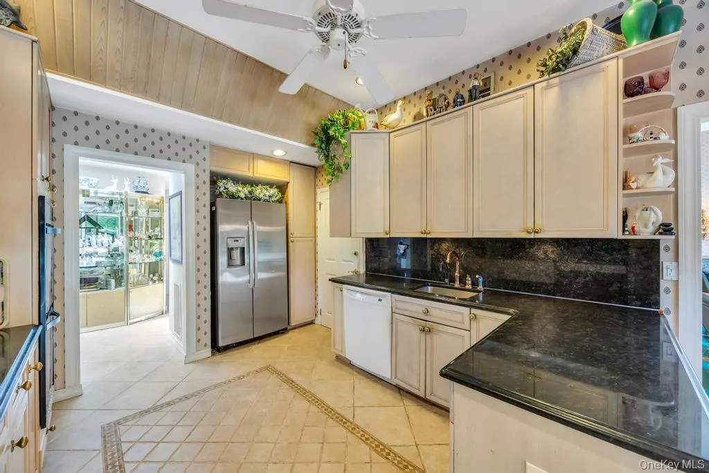 202 Captains Way, Islip, NY, 2 Bedrooms Bedrooms, 7 Rooms Rooms,2 BathroomsBathrooms,Residential,For Rent,Captains,0,1011815 202 Captains Way, Islip, NY, 2 Bedrooms Bedrooms, 7 Rooms Rooms,2 BathroomsBathrooms,Residential,For Rent,Captains,0,1011815