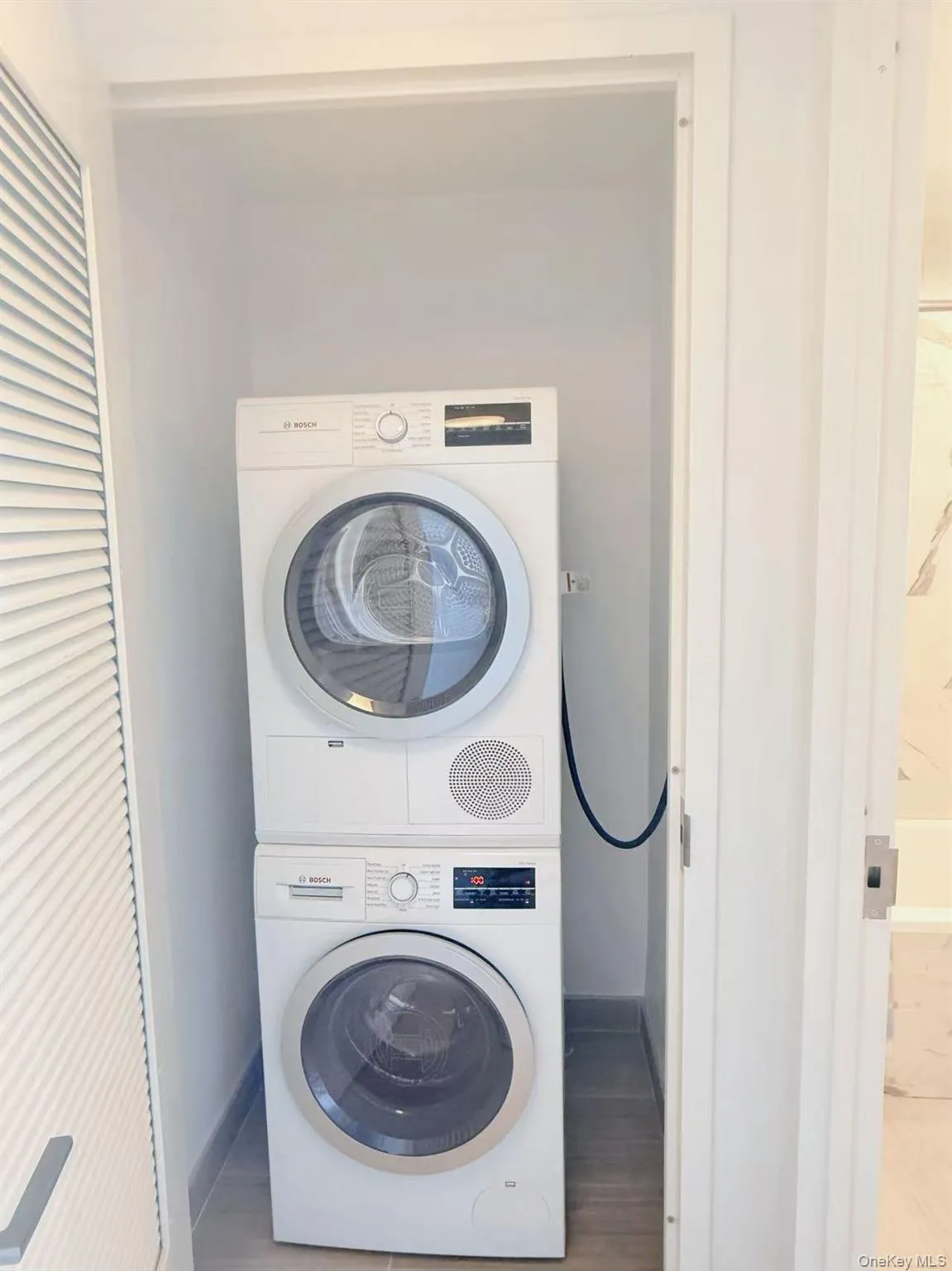 138-35 39th Avenue, New York, NY, 1 Bedroom Bedrooms, 5 Rooms Rooms,1 BathroomBathrooms,Residential Lease,For Rent,39th,0,1011816 138-35 39th Avenue, New York, NY, 1 Bedroom Bedrooms, 5 Rooms Rooms,1 BathroomBathrooms,Residential Lease,For Rent,39th,0,1011816