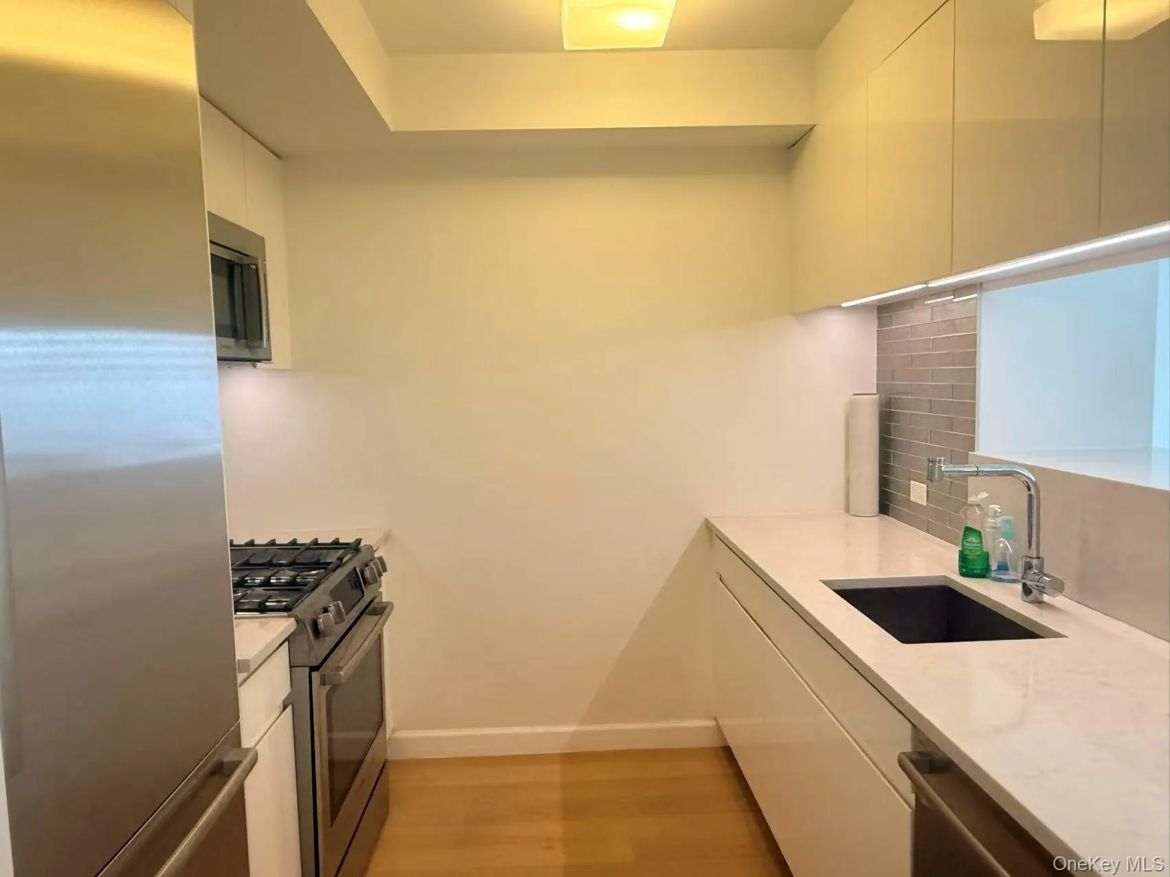 138-35 39th Avenue, New York, NY, 1 Bedroom Bedrooms, 5 Rooms Rooms,1 BathroomBathrooms,Residential Lease,For Rent,39th,0,1011816 138-35 39th Avenue, New York, NY, 1 Bedroom Bedrooms, 5 Rooms Rooms,1 BathroomBathrooms,Residential Lease,For Rent,39th,0,1011816