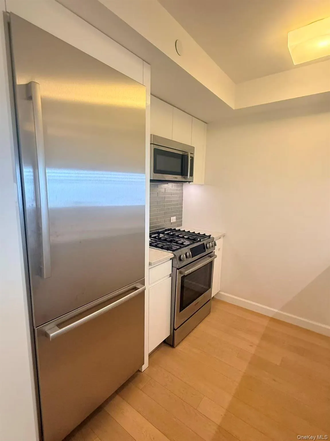 138-35 39th Avenue, New York, NY, 1 Bedroom Bedrooms, 5 Rooms Rooms,1 BathroomBathrooms,Residential Lease,For Rent,39th,0,1011816 138-35 39th Avenue, New York, NY, 1 Bedroom Bedrooms, 5 Rooms Rooms,1 BathroomBathrooms,Residential Lease,For Rent,39th,0,1011816