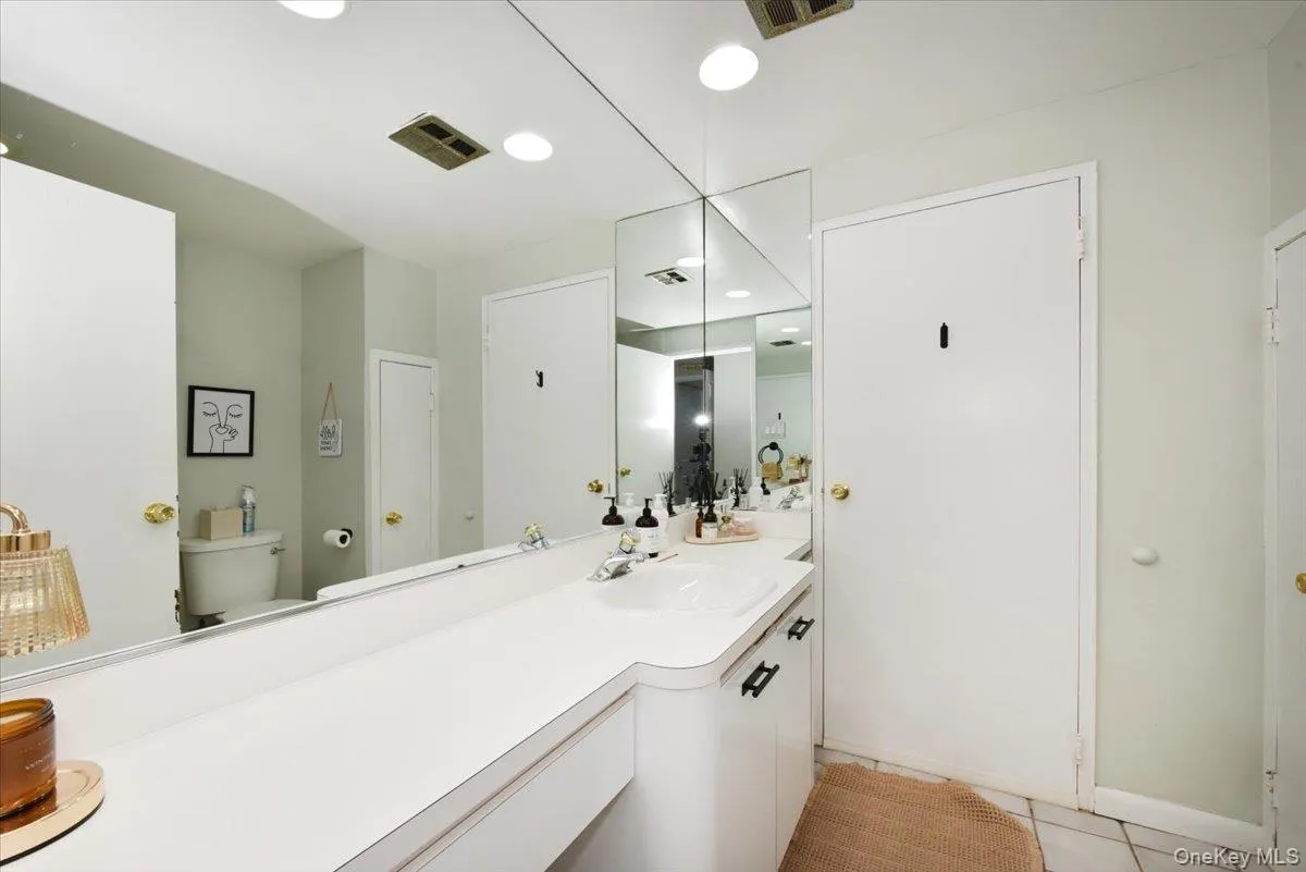 44 Peppermint Road, Smithtown, NY, 4 Bedrooms Bedrooms, 10 Rooms Rooms,3 BathroomsBathrooms,Residential,For Rent,Peppermint,0,1011827 44 Peppermint Road, Smithtown, NY, 4 Bedrooms Bedrooms, 10 Rooms Rooms,3 BathroomsBathrooms,Residential,For Rent,Peppermint,0,1011827