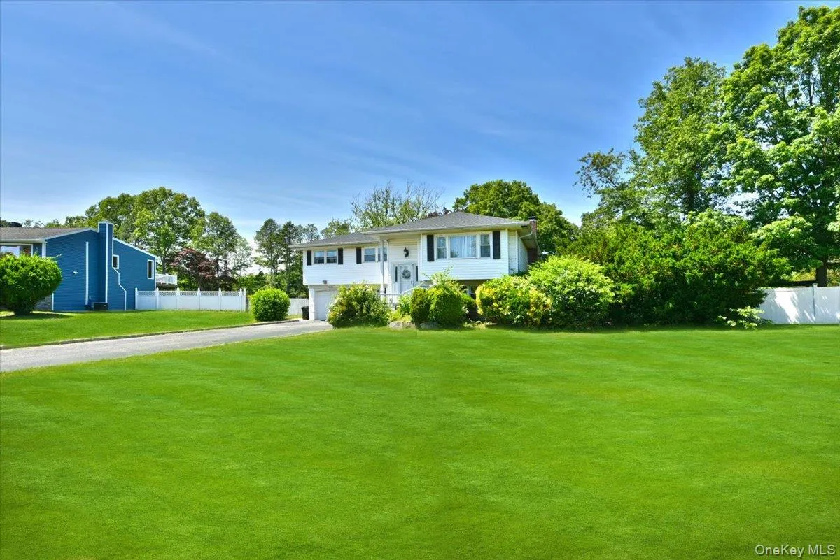 44 Peppermint Road, Smithtown, NY, 4 Bedrooms Bedrooms, 10 Rooms Rooms,3 BathroomsBathrooms,Residential,For Rent,Peppermint,0,1011827 44 Peppermint Road, Smithtown, NY, 4 Bedrooms Bedrooms, 10 Rooms Rooms,3 BathroomsBathrooms,Residential,For Rent,Peppermint,0,1011827