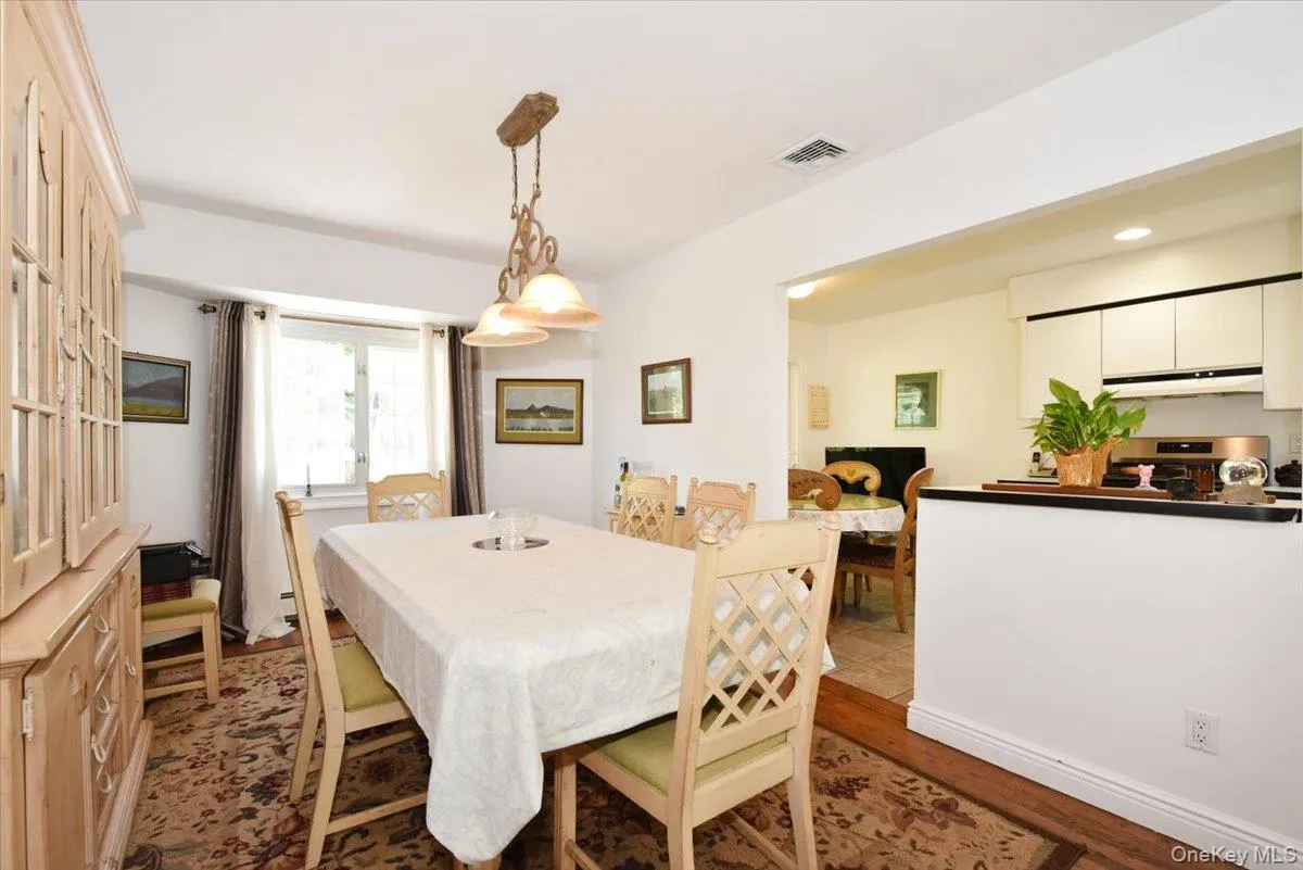 44 Peppermint Road, Smithtown, NY, 4 Bedrooms Bedrooms, 10 Rooms Rooms,3 BathroomsBathrooms,Residential,For Rent,Peppermint,0,1011827 44 Peppermint Road, Smithtown, NY, 4 Bedrooms Bedrooms, 10 Rooms Rooms,3 BathroomsBathrooms,Residential,For Rent,Peppermint,0,1011827
