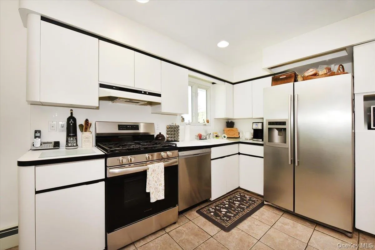 44 Peppermint Road, Smithtown, NY, 4 Bedrooms Bedrooms, 10 Rooms Rooms,3 BathroomsBathrooms,Residential,For Rent,Peppermint,0,1011827 44 Peppermint Road, Smithtown, NY, 4 Bedrooms Bedrooms, 10 Rooms Rooms,3 BathroomsBathrooms,Residential,For Rent,Peppermint,0,1011827
