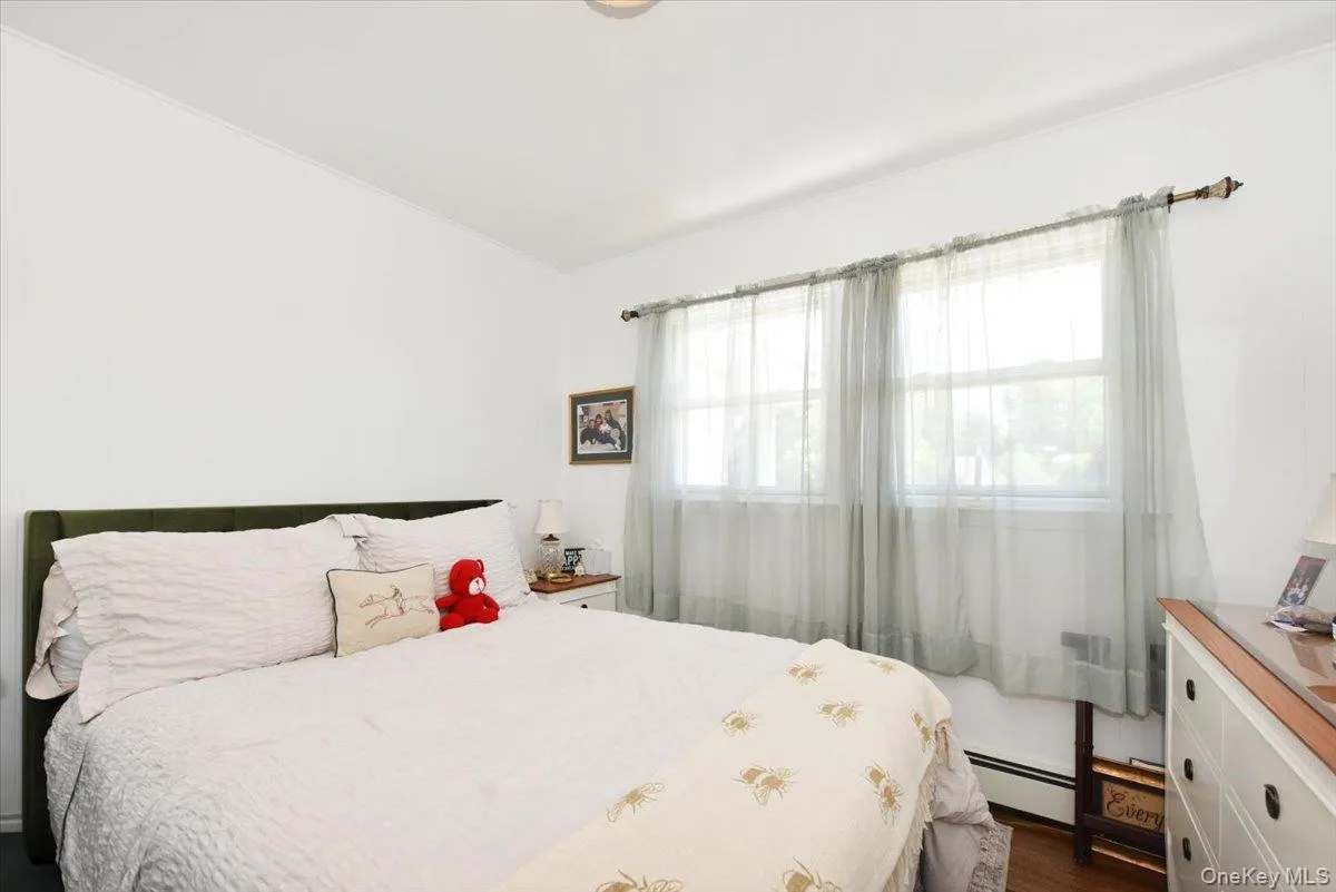 44 Peppermint Road, Smithtown, NY, 4 Bedrooms Bedrooms, 10 Rooms Rooms,3 BathroomsBathrooms,Residential,For Rent,Peppermint,0,1011827 44 Peppermint Road, Smithtown, NY, 4 Bedrooms Bedrooms, 10 Rooms Rooms,3 BathroomsBathrooms,Residential,For Rent,Peppermint,0,1011827