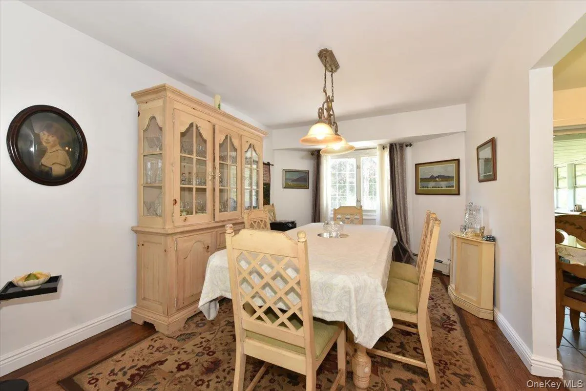 44 Peppermint Road, Smithtown, NY, 4 Bedrooms Bedrooms, 10 Rooms Rooms,3 BathroomsBathrooms,Residential,For Rent,Peppermint,0,1011827 44 Peppermint Road, Smithtown, NY, 4 Bedrooms Bedrooms, 10 Rooms Rooms,3 BathroomsBathrooms,Residential,For Rent,Peppermint,0,1011827