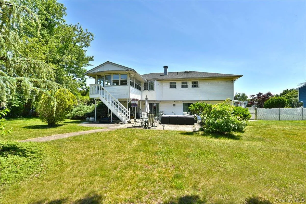 44 Peppermint Road, Smithtown, NY, 4 Bedrooms Bedrooms, 10 Rooms Rooms,3 BathroomsBathrooms,Residential,For Rent,Peppermint,0,1011827 44 Peppermint Road, Smithtown, NY, 4 Bedrooms Bedrooms, 10 Rooms Rooms,3 BathroomsBathrooms,Residential,For Rent,Peppermint,0,1011827