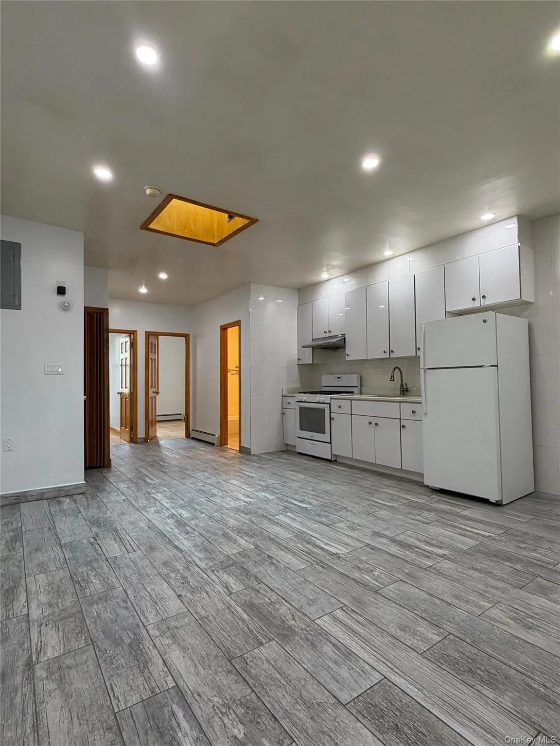 4216 Bell Boulevard, New York, NY, 2 Bedrooms Bedrooms, 5 Rooms Rooms,2 BathroomsBathrooms,Residential Lease,For Rent,Bell,0,1011830 4216 Bell Boulevard, New York, NY, 2 Bedrooms Bedrooms, 5 Rooms Rooms,2 BathroomsBathrooms,Residential Lease,For Rent,Bell,0,1011830