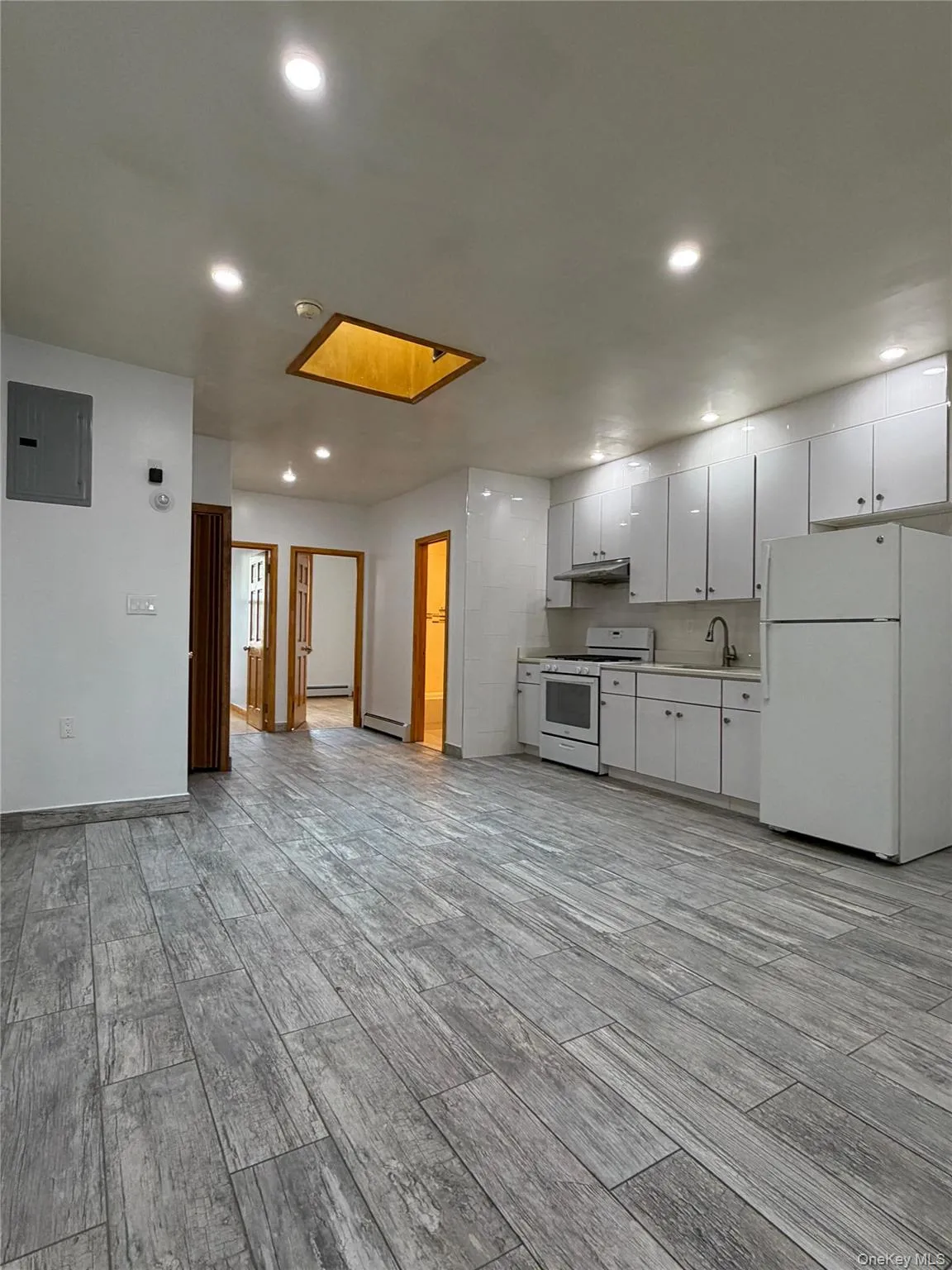 4216 Bell Boulevard, New York, NY, 2 Bedrooms Bedrooms, 5 Rooms Rooms,2 BathroomsBathrooms,Residential Lease,For Rent,Bell,0,KEY1011830 4216 Bell Boulevard, New York, NY, 2 Bedrooms Bedrooms, 5 Rooms Rooms,2 BathroomsBathrooms,Residential Lease,For Rent,Bell,0,KEY1011830