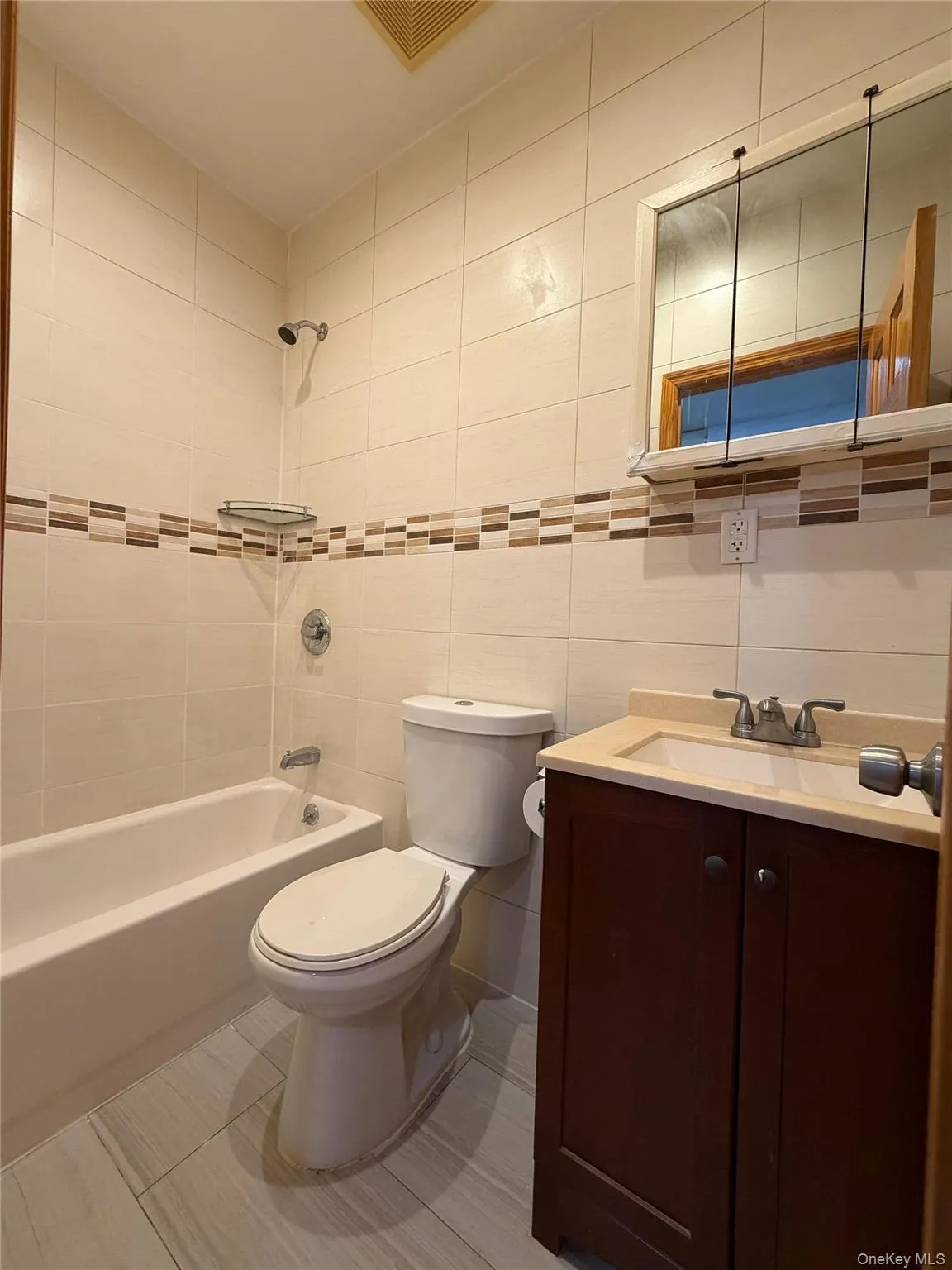 4216 Bell Boulevard, New York, NY, 2 Bedrooms Bedrooms, 5 Rooms Rooms,2 BathroomsBathrooms,Residential Lease,For Rent,Bell,0,1011830 4216 Bell Boulevard, New York, NY, 2 Bedrooms Bedrooms, 5 Rooms Rooms,2 BathroomsBathrooms,Residential Lease,For Rent,Bell,0,1011830
