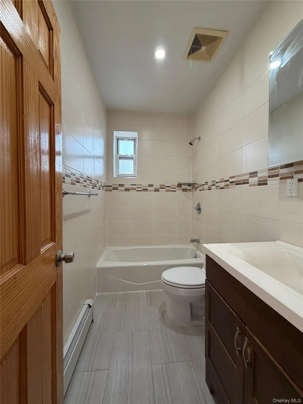 4216 Bell Boulevard, New York, NY, 2 Bedrooms Bedrooms, 5 Rooms Rooms,2 BathroomsBathrooms,Residential Lease,For Rent,Bell,0,1011830 4216 Bell Boulevard, New York, NY, 2 Bedrooms Bedrooms, 5 Rooms Rooms,2 BathroomsBathrooms,Residential Lease,For Rent,Bell,0,1011830
