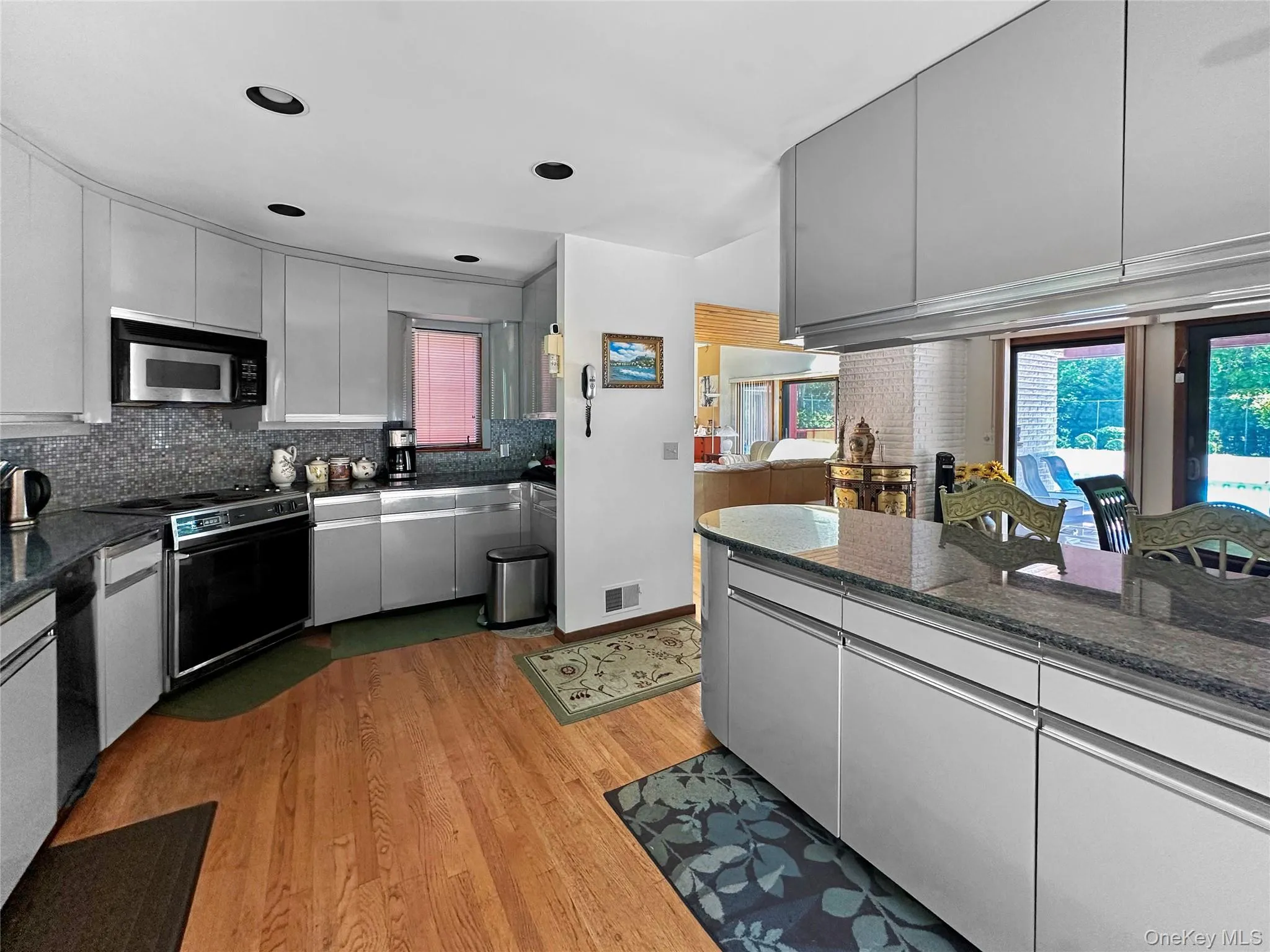 18 Quarter Court, Southampton, NY, 4 Bedrooms Bedrooms, 10 Rooms Rooms,3 BathroomsBathrooms,Residential Lease,For Rent,Quarter,0,1011845 18 Quarter Court, Southampton, NY, 4 Bedrooms Bedrooms, 10 Rooms Rooms,3 BathroomsBathrooms,Residential Lease,For Rent,Quarter,0,1011845