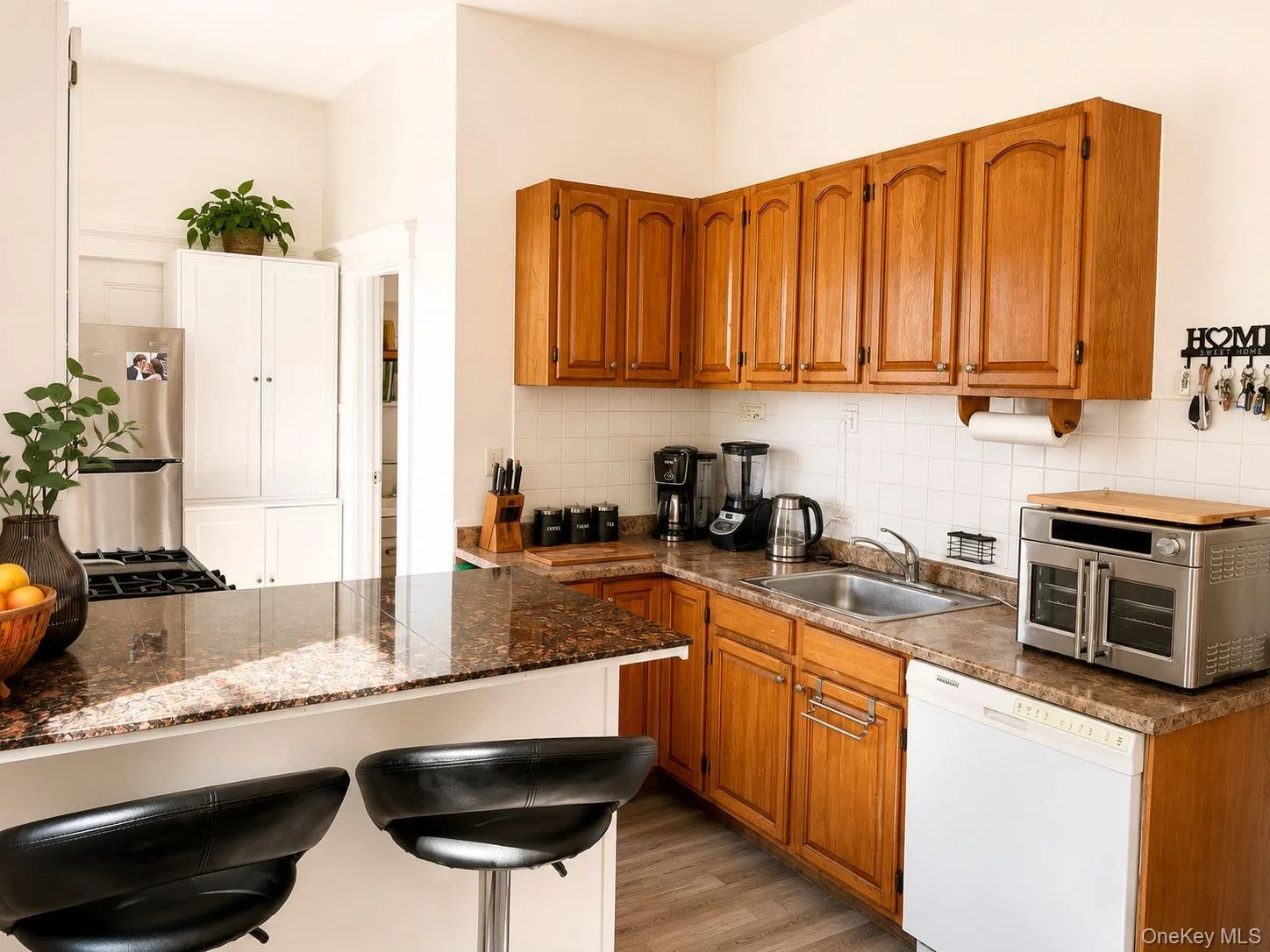 6101 56th Road, New York, NY, 1 Bedroom Bedrooms, 4 Rooms Rooms,1 BathroomBathrooms,Residential Lease,For Rent,56th,0,1011846 6101 56th Road, New York, NY, 1 Bedroom Bedrooms, 4 Rooms Rooms,1 BathroomBathrooms,Residential Lease,For Rent,56th,0,1011846