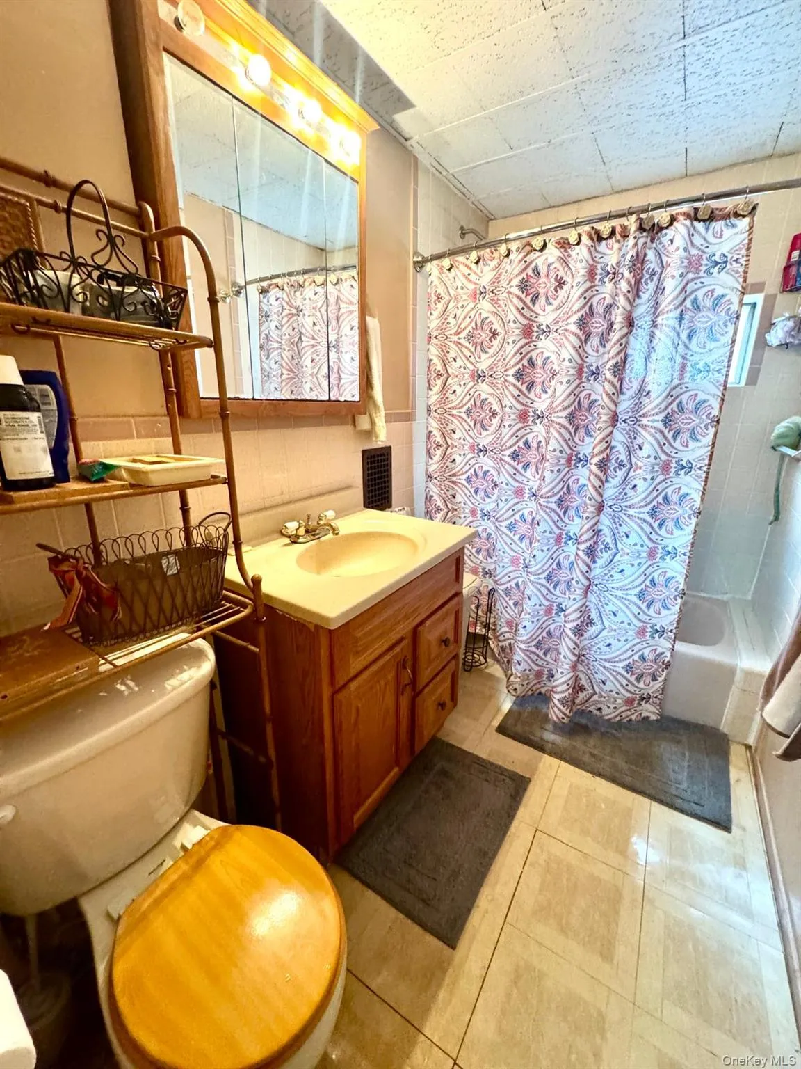86-23 98th Street, New York, NY, 3 Bedrooms Bedrooms, 7 Rooms Rooms,1 BathroomBathrooms,Residential,For Rent,98th,0,1011850 86-23 98th Street, New York, NY, 3 Bedrooms Bedrooms, 7 Rooms Rooms,1 BathroomBathrooms,Residential,For Rent,98th,0,1011850