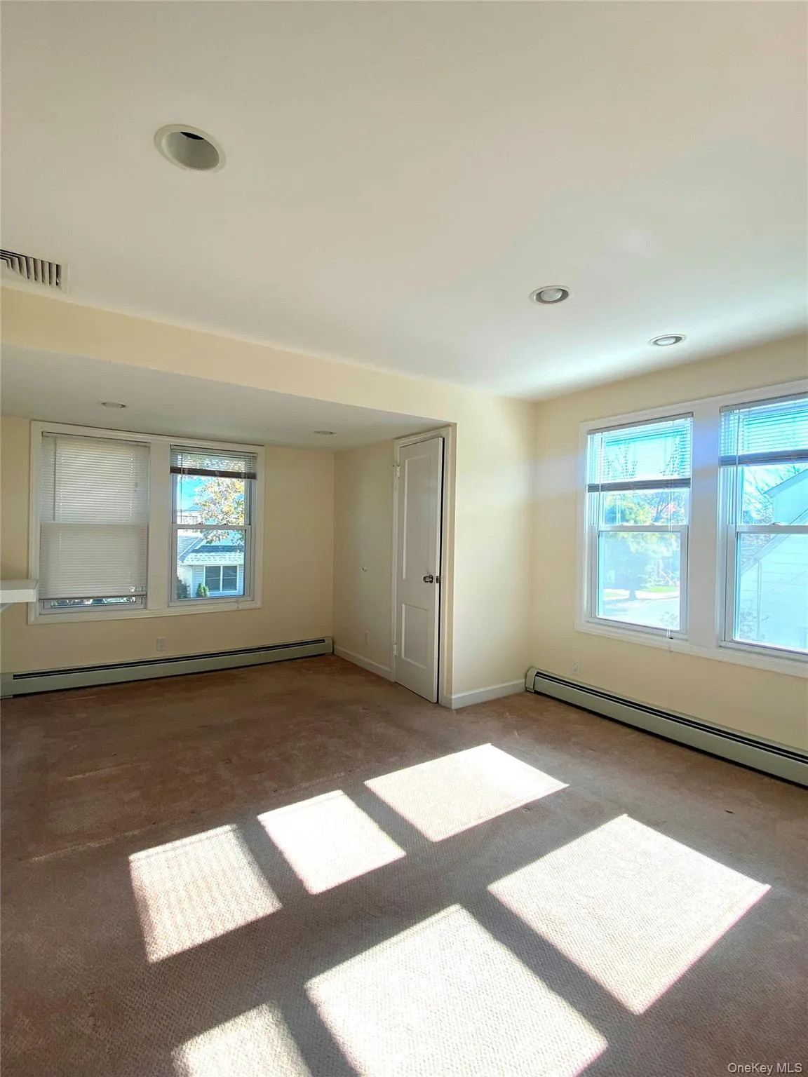 18 Temple Street, North Hempstead, NY, 2 Bedrooms Bedrooms, 4 Rooms Rooms,1 BathroomBathrooms,Residential Lease,For Rent,Temple,0,1011852 18 Temple Street, North Hempstead, NY, 2 Bedrooms Bedrooms, 4 Rooms Rooms,1 BathroomBathrooms,Residential Lease,For Rent,Temple,0,1011852