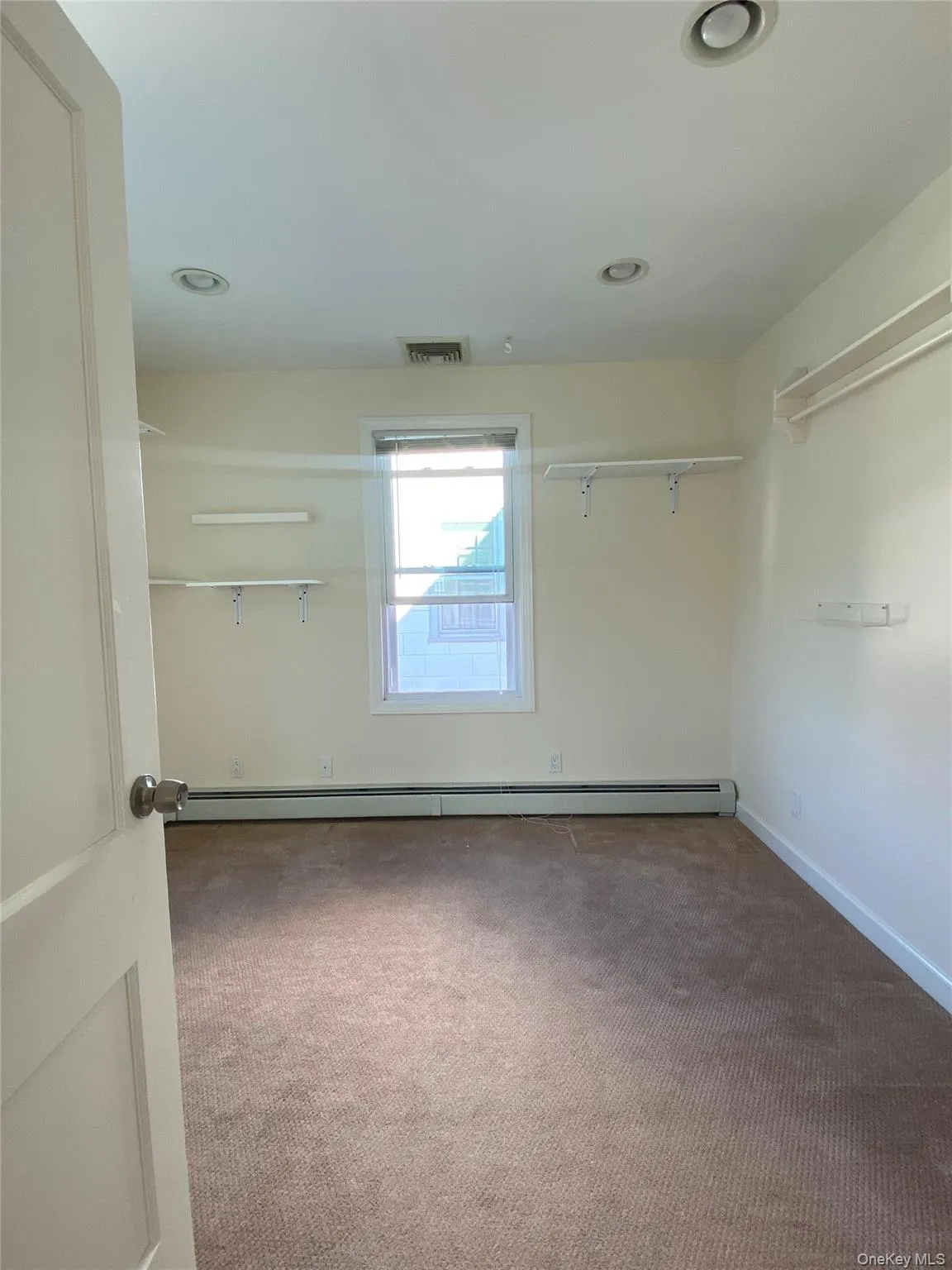 18 Temple Street, North Hempstead, NY, 2 Bedrooms Bedrooms, 4 Rooms Rooms,1 BathroomBathrooms,Residential Lease,For Rent,Temple,0,1011852 18 Temple Street, North Hempstead, NY, 2 Bedrooms Bedrooms, 4 Rooms Rooms,1 BathroomBathrooms,Residential Lease,For Rent,Temple,0,1011852