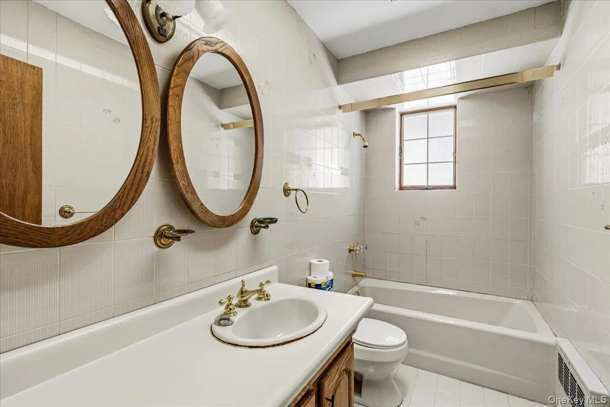 1228 80th Street, New York, NY, 3 Bedrooms Bedrooms, 6 Rooms Rooms,1 BathroomBathrooms,Residential,For Rent,80th,0,1011854 1228 80th Street, New York, NY, 3 Bedrooms Bedrooms, 6 Rooms Rooms,1 BathroomBathrooms,Residential,For Rent,80th,0,1011854