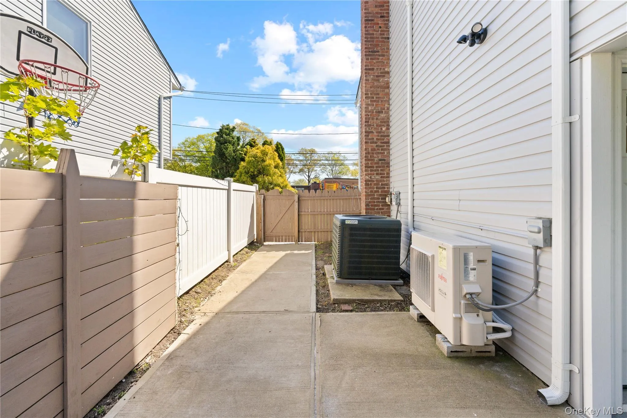 1059 Denton Avenue, North Hempstead, NY, 5 Bedrooms Bedrooms, 12 Rooms Rooms,4 BathroomsBathrooms,Residential,For Rent,Denton,0,1011857 1059 Denton Avenue, North Hempstead, NY, 5 Bedrooms Bedrooms, 12 Rooms Rooms,4 BathroomsBathrooms,Residential,For Rent,Denton,0,1011857