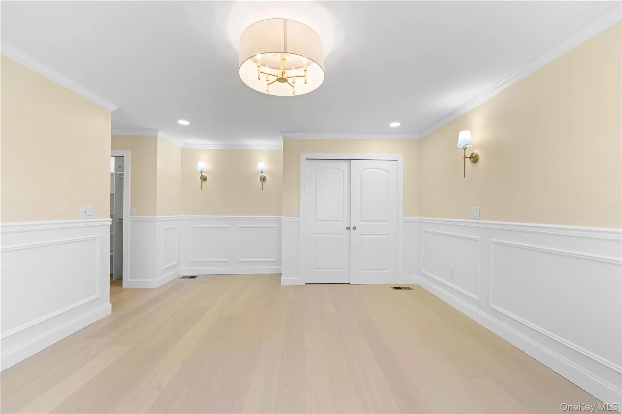 1059 Denton Avenue, North Hempstead, NY, 5 Bedrooms Bedrooms, 12 Rooms Rooms,4 BathroomsBathrooms,Residential,For Rent,Denton,0,1011857 1059 Denton Avenue, North Hempstead, NY, 5 Bedrooms Bedrooms, 12 Rooms Rooms,4 BathroomsBathrooms,Residential,For Rent,Denton,0,1011857