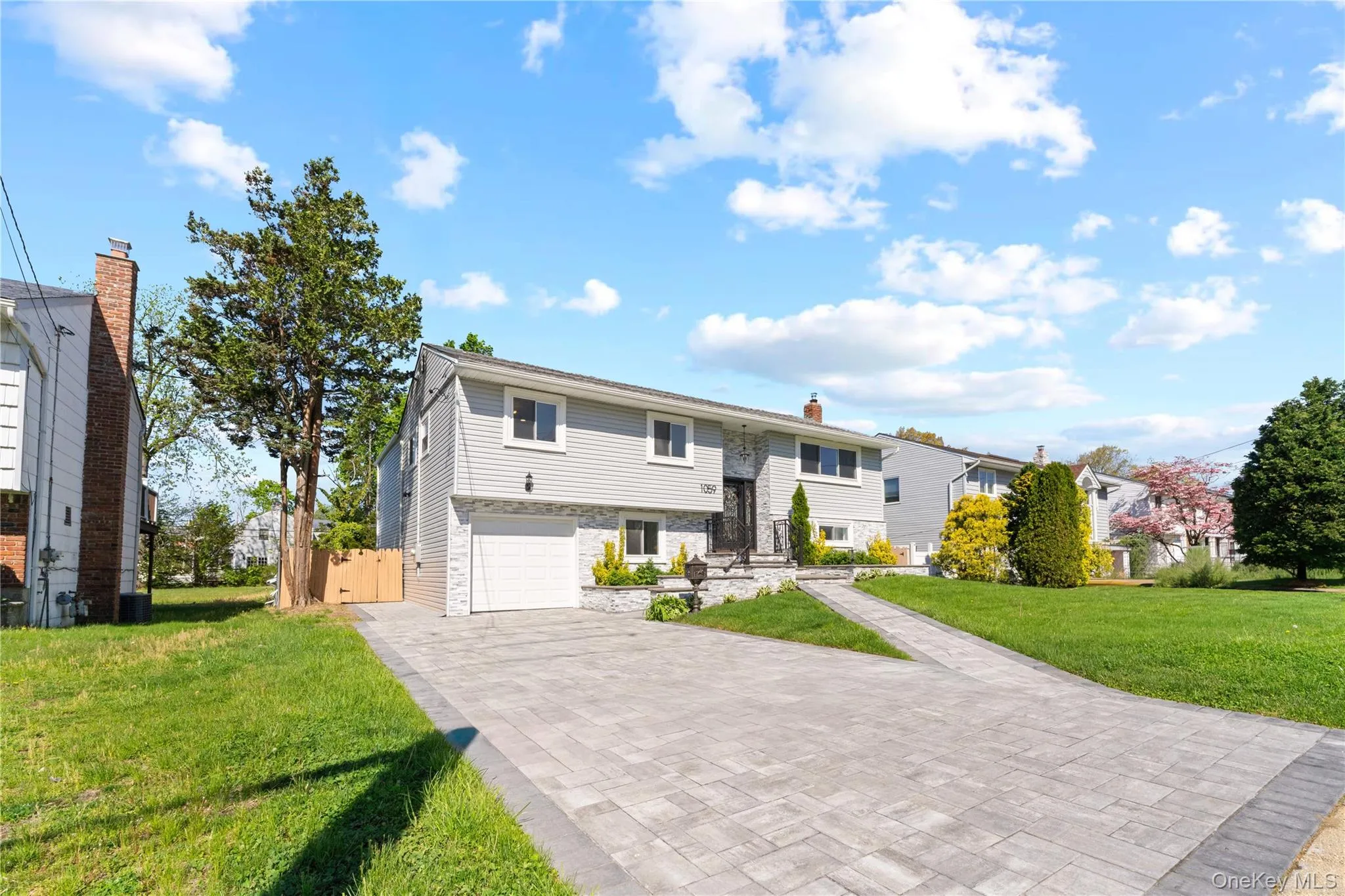 1059 Denton Avenue, North Hempstead, NY, 5 Bedrooms Bedrooms, 12 Rooms Rooms,4 BathroomsBathrooms,Residential,For Rent,Denton,0,1011857 1059 Denton Avenue, North Hempstead, NY, 5 Bedrooms Bedrooms, 12 Rooms Rooms,4 BathroomsBathrooms,Residential,For Rent,Denton,0,1011857