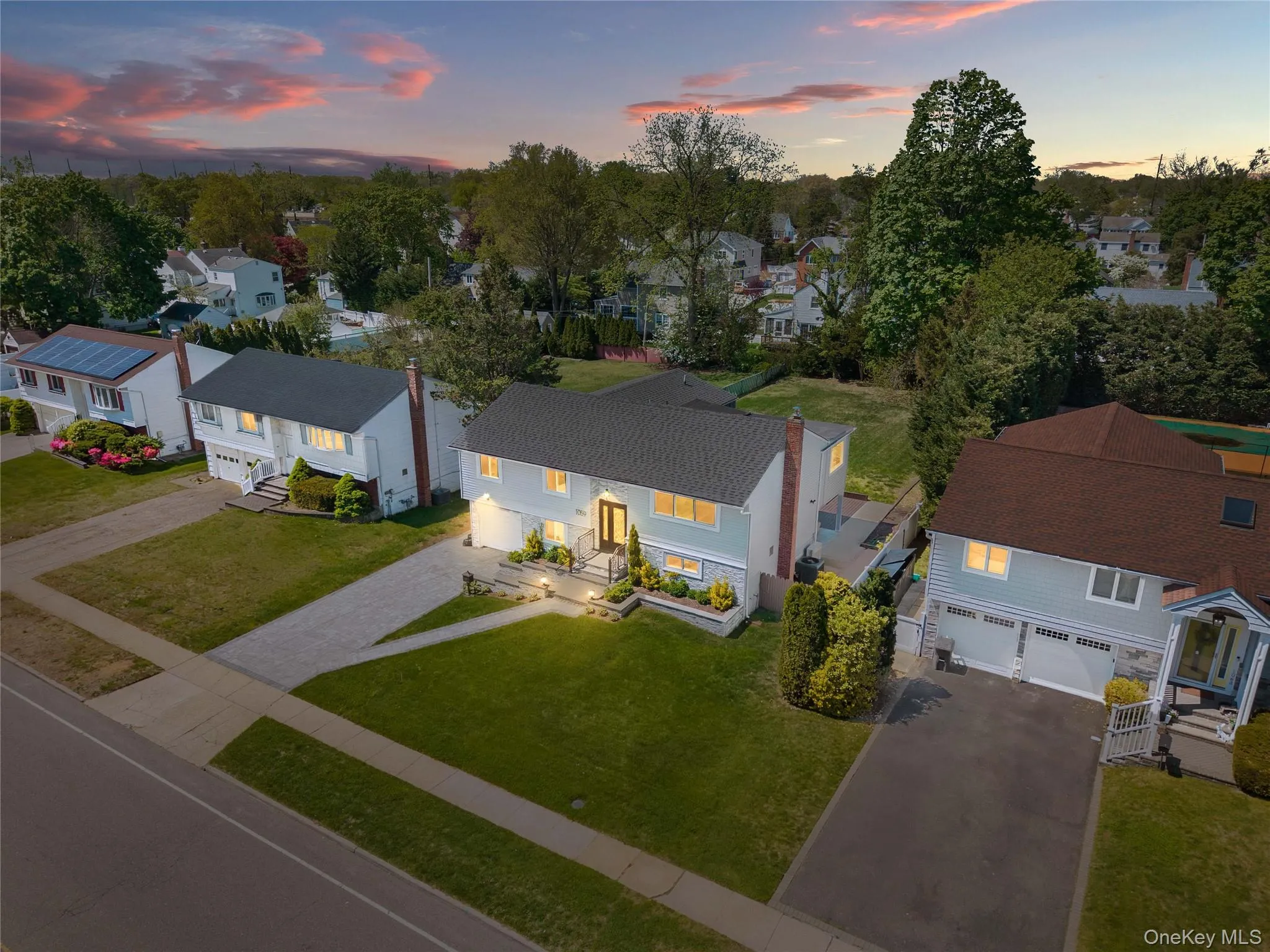 1059 Denton Avenue, North Hempstead, NY, 5 Bedrooms Bedrooms, 12 Rooms Rooms,4 BathroomsBathrooms,Residential,For Rent,Denton,0,1011857 1059 Denton Avenue, North Hempstead, NY, 5 Bedrooms Bedrooms, 12 Rooms Rooms,4 BathroomsBathrooms,Residential,For Rent,Denton,0,1011857