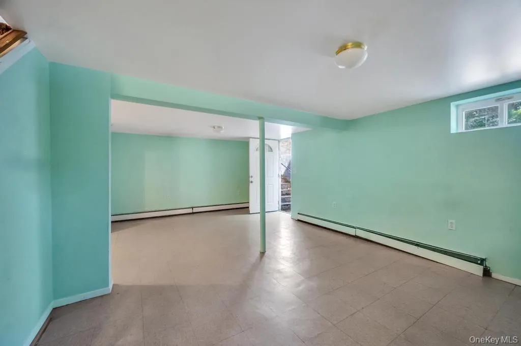 27 Yarnell Street, Islip, NY, 4 Bedrooms Bedrooms, 8 Rooms Rooms,2 BathroomsBathrooms,Residential,For Rent,Yarnell,0,1011864 27 Yarnell Street, Islip, NY, 4 Bedrooms Bedrooms, 8 Rooms Rooms,2 BathroomsBathrooms,Residential,For Rent,Yarnell,0,1011864