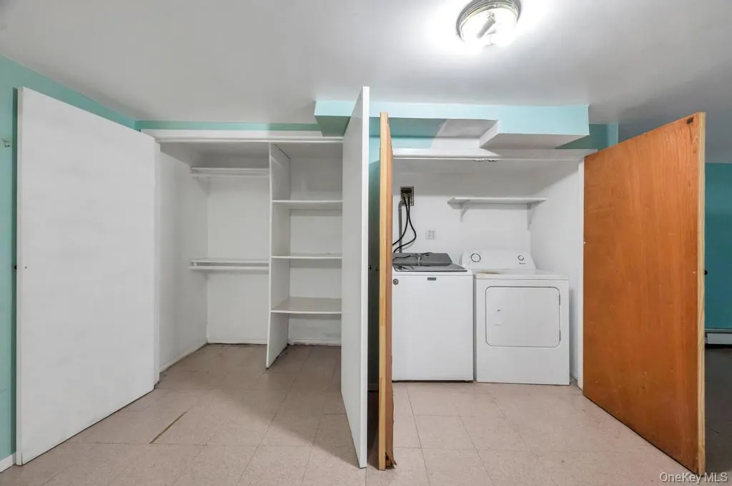 27 Yarnell Street, Islip, NY, 4 Bedrooms Bedrooms, 8 Rooms Rooms,2 BathroomsBathrooms,Residential,For Rent,Yarnell,0,1011864 27 Yarnell Street, Islip, NY, 4 Bedrooms Bedrooms, 8 Rooms Rooms,2 BathroomsBathrooms,Residential,For Rent,Yarnell,0,1011864