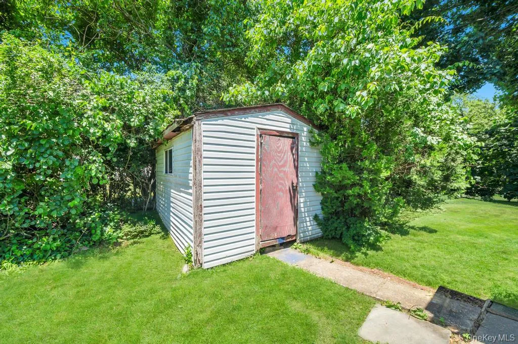 27 Yarnell Street, Islip, NY, 4 Bedrooms Bedrooms, 8 Rooms Rooms,2 BathroomsBathrooms,Residential,For Rent,Yarnell,0,1011864 27 Yarnell Street, Islip, NY, 4 Bedrooms Bedrooms, 8 Rooms Rooms,2 BathroomsBathrooms,Residential,For Rent,Yarnell,0,1011864