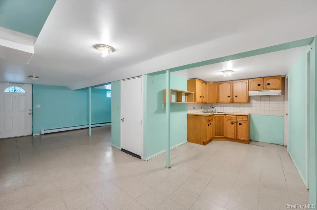27 Yarnell Street, Islip, NY, 4 Bedrooms Bedrooms, 8 Rooms Rooms,2 BathroomsBathrooms,Residential,For Rent,Yarnell,0,1011864 27 Yarnell Street, Islip, NY, 4 Bedrooms Bedrooms, 8 Rooms Rooms,2 BathroomsBathrooms,Residential,For Rent,Yarnell,0,1011864