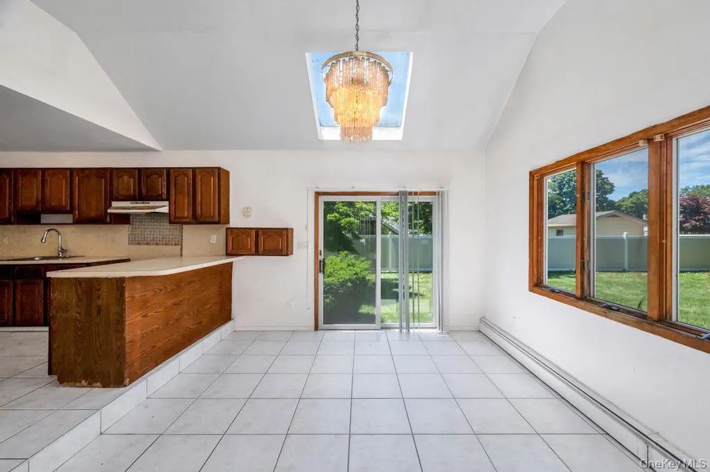 27 Yarnell Street, Islip, NY, 4 Bedrooms Bedrooms, 8 Rooms Rooms,2 BathroomsBathrooms,Residential,For Rent,Yarnell,0,1011864 27 Yarnell Street, Islip, NY, 4 Bedrooms Bedrooms, 8 Rooms Rooms,2 BathroomsBathrooms,Residential,For Rent,Yarnell,0,1011864
