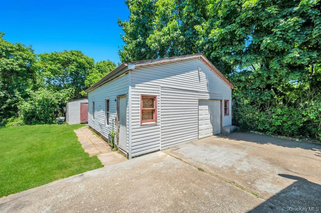 27 Yarnell Street, Islip, NY, 4 Bedrooms Bedrooms, 8 Rooms Rooms,2 BathroomsBathrooms,Residential,For Rent,Yarnell,0,1011864 27 Yarnell Street, Islip, NY, 4 Bedrooms Bedrooms, 8 Rooms Rooms,2 BathroomsBathrooms,Residential,For Rent,Yarnell,0,1011864