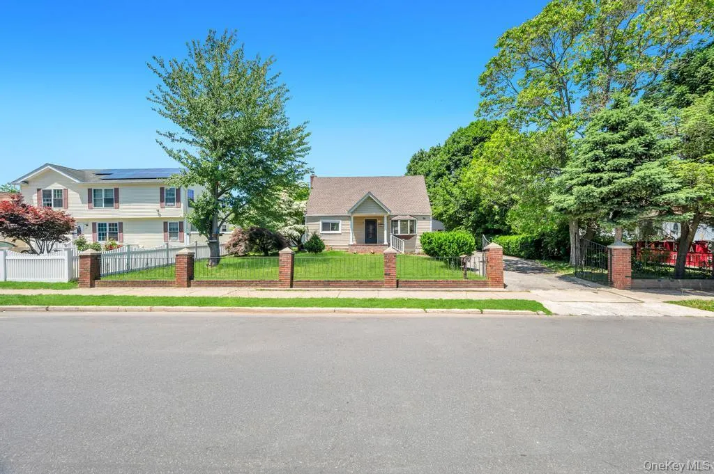 27 Yarnell Street, Islip, NY, 4 Bedrooms Bedrooms, 8 Rooms Rooms,2 BathroomsBathrooms,Residential,For Rent,Yarnell,0,1011864 27 Yarnell Street, Islip, NY, 4 Bedrooms Bedrooms, 8 Rooms Rooms,2 BathroomsBathrooms,Residential,For Rent,Yarnell,0,1011864