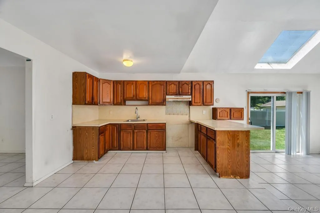 27 Yarnell Street, Islip, NY, 4 Bedrooms Bedrooms, 8 Rooms Rooms,2 BathroomsBathrooms,Residential,For Rent,Yarnell,0,1011864 27 Yarnell Street, Islip, NY, 4 Bedrooms Bedrooms, 8 Rooms Rooms,2 BathroomsBathrooms,Residential,For Rent,Yarnell,0,1011864