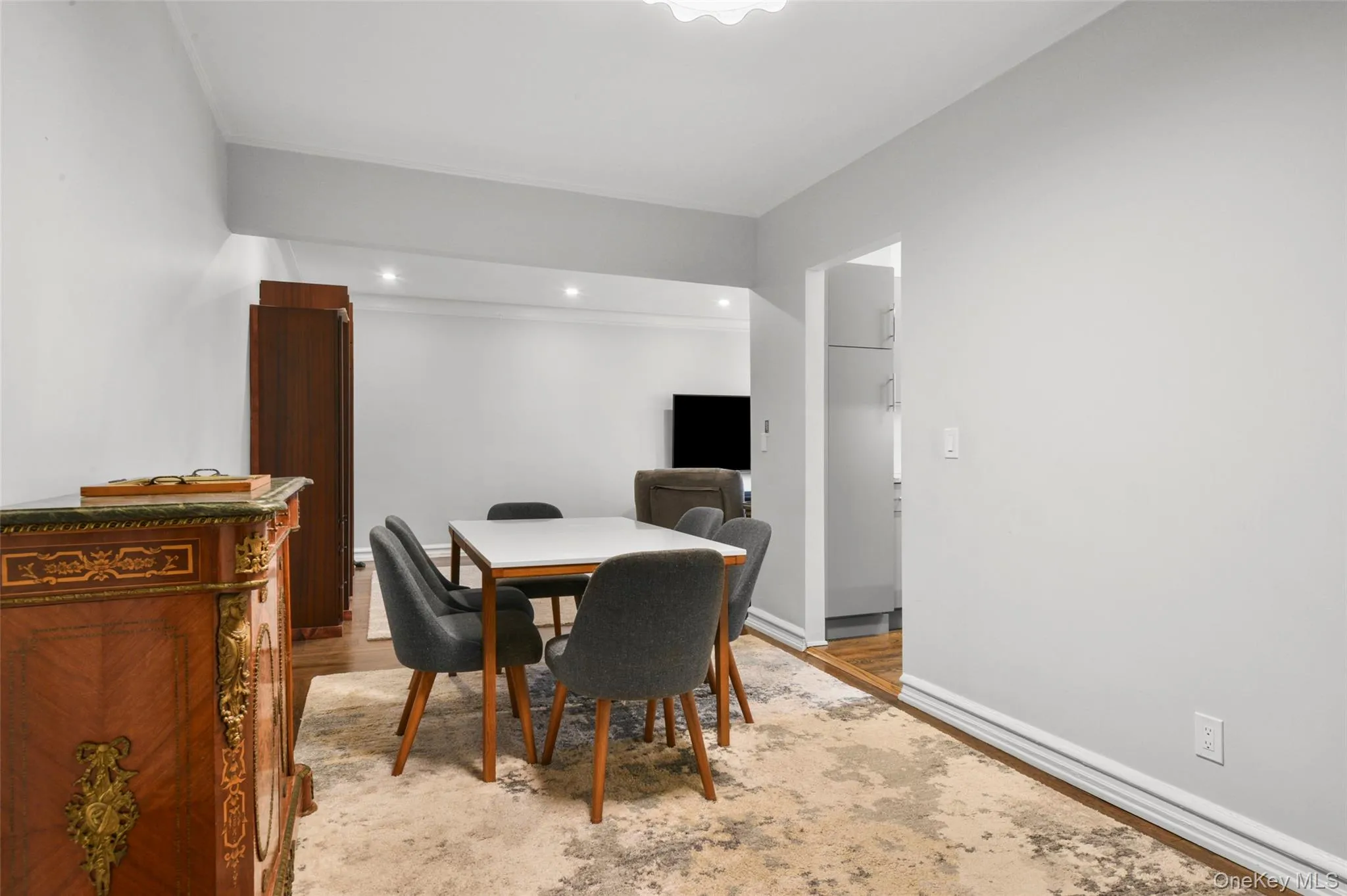 21 Chatsworth Avenue, Mamaroneck, NY, 1 Bedroom Bedrooms, 4 Rooms Rooms,1 BathroomBathrooms,Residential,For Rent,Chatsworth,0,1011868 21 Chatsworth Avenue, Mamaroneck, NY, 1 Bedroom Bedrooms, 4 Rooms Rooms,1 BathroomBathrooms,Residential,For Rent,Chatsworth,0,1011868