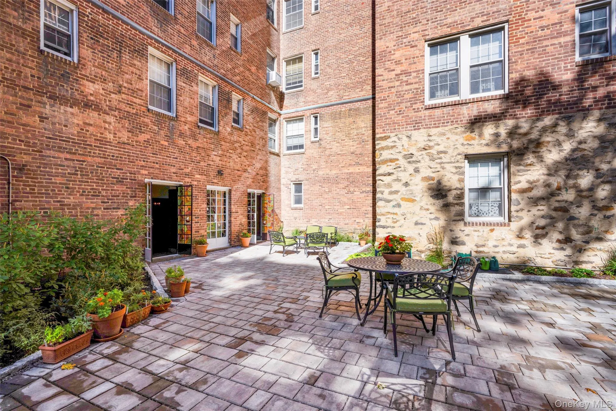 21 Chatsworth Avenue, Mamaroneck, NY, 1 Bedroom Bedrooms, 4 Rooms Rooms,1 BathroomBathrooms,Residential,For Rent,Chatsworth,0,1011868 21 Chatsworth Avenue, Mamaroneck, NY, 1 Bedroom Bedrooms, 4 Rooms Rooms,1 BathroomBathrooms,Residential,For Rent,Chatsworth,0,1011868