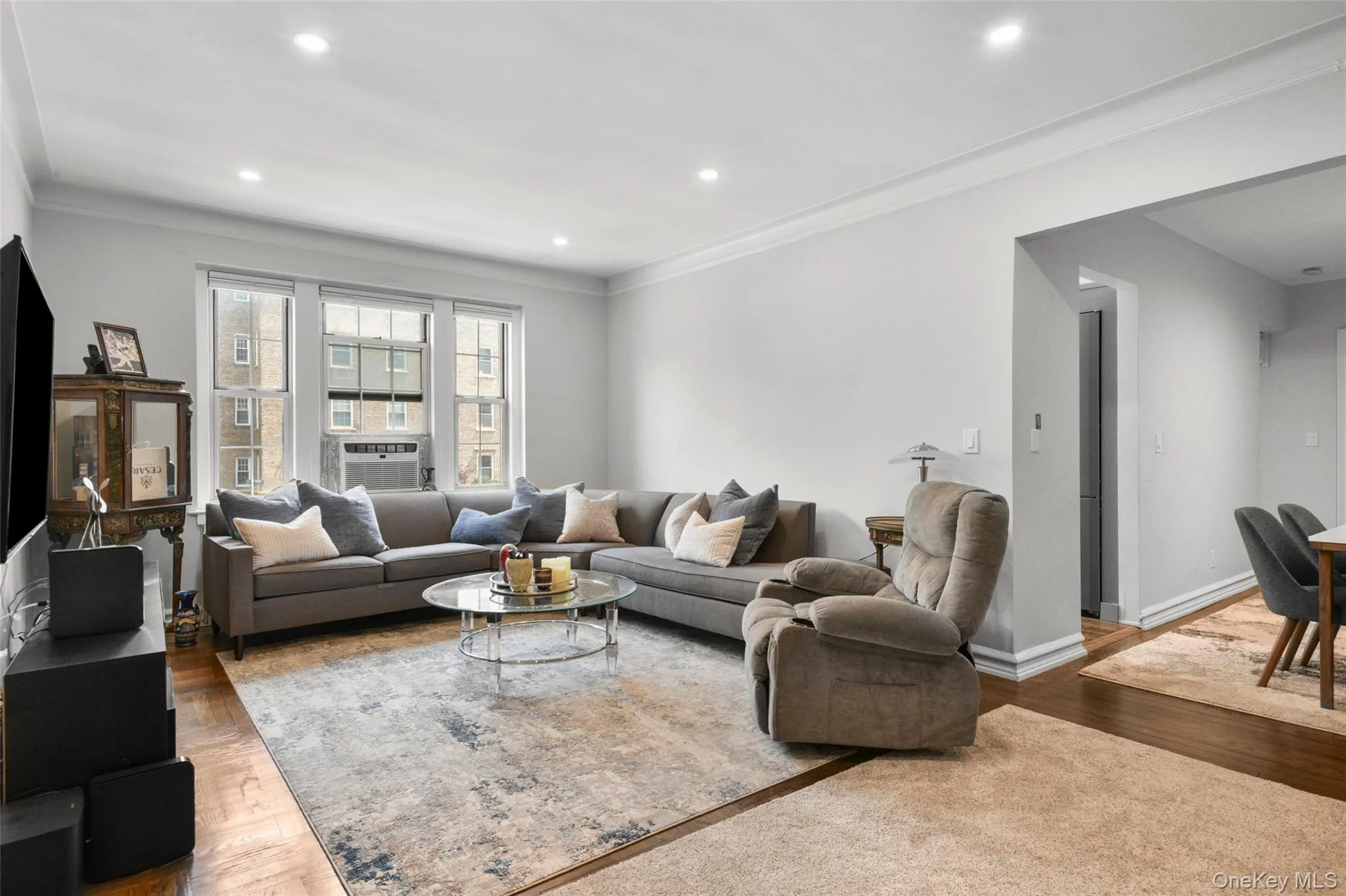 21 Chatsworth Avenue, Mamaroneck, NY, 1 Bedroom Bedrooms, 4 Rooms Rooms,1 BathroomBathrooms,Residential,For Rent,Chatsworth,0,1011868 21 Chatsworth Avenue, Mamaroneck, NY, 1 Bedroom Bedrooms, 4 Rooms Rooms,1 BathroomBathrooms,Residential,For Rent,Chatsworth,0,1011868