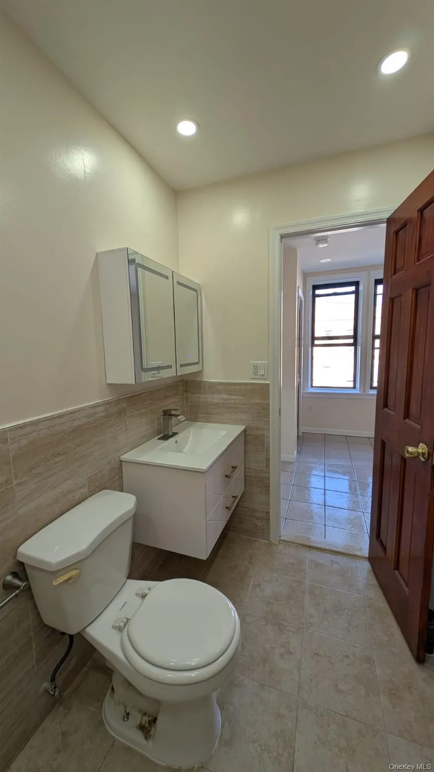 214-85 Jamaica Avenue, New York, NY, 2 Bedrooms Bedrooms, 4 Rooms Rooms,1 BathroomBathrooms,Residential Lease,For Rent,Jamaica,0,1011888 214-85 Jamaica Avenue, New York, NY, 2 Bedrooms Bedrooms, 4 Rooms Rooms,1 BathroomBathrooms,Residential Lease,For Rent,Jamaica,0,1011888