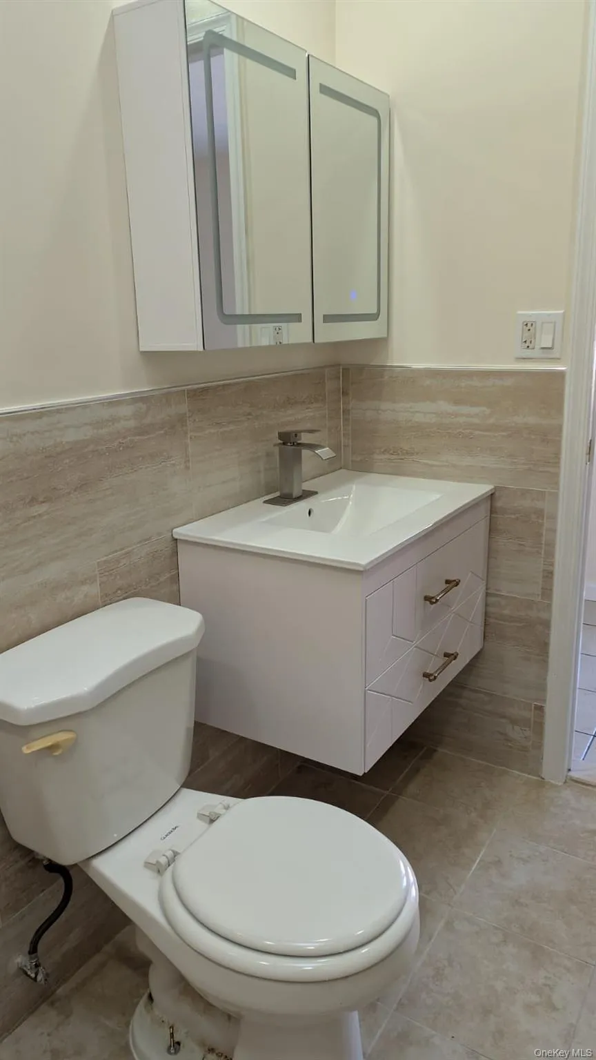 214-85 Jamaica Avenue, New York, NY, 2 Bedrooms Bedrooms, 4 Rooms Rooms,1 BathroomBathrooms,Residential Lease,For Rent,Jamaica,0,1011888 214-85 Jamaica Avenue, New York, NY, 2 Bedrooms Bedrooms, 4 Rooms Rooms,1 BathroomBathrooms,Residential Lease,For Rent,Jamaica,0,1011888