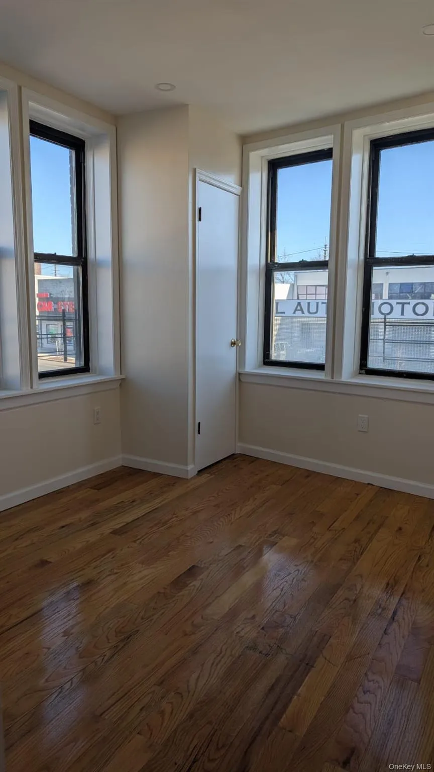214-85 Jamaica Avenue, New York, NY, 2 Bedrooms Bedrooms, 4 Rooms Rooms,1 BathroomBathrooms,Residential Lease,For Rent,Jamaica,0,1011888 214-85 Jamaica Avenue, New York, NY, 2 Bedrooms Bedrooms, 4 Rooms Rooms,1 BathroomBathrooms,Residential Lease,For Rent,Jamaica,0,1011888