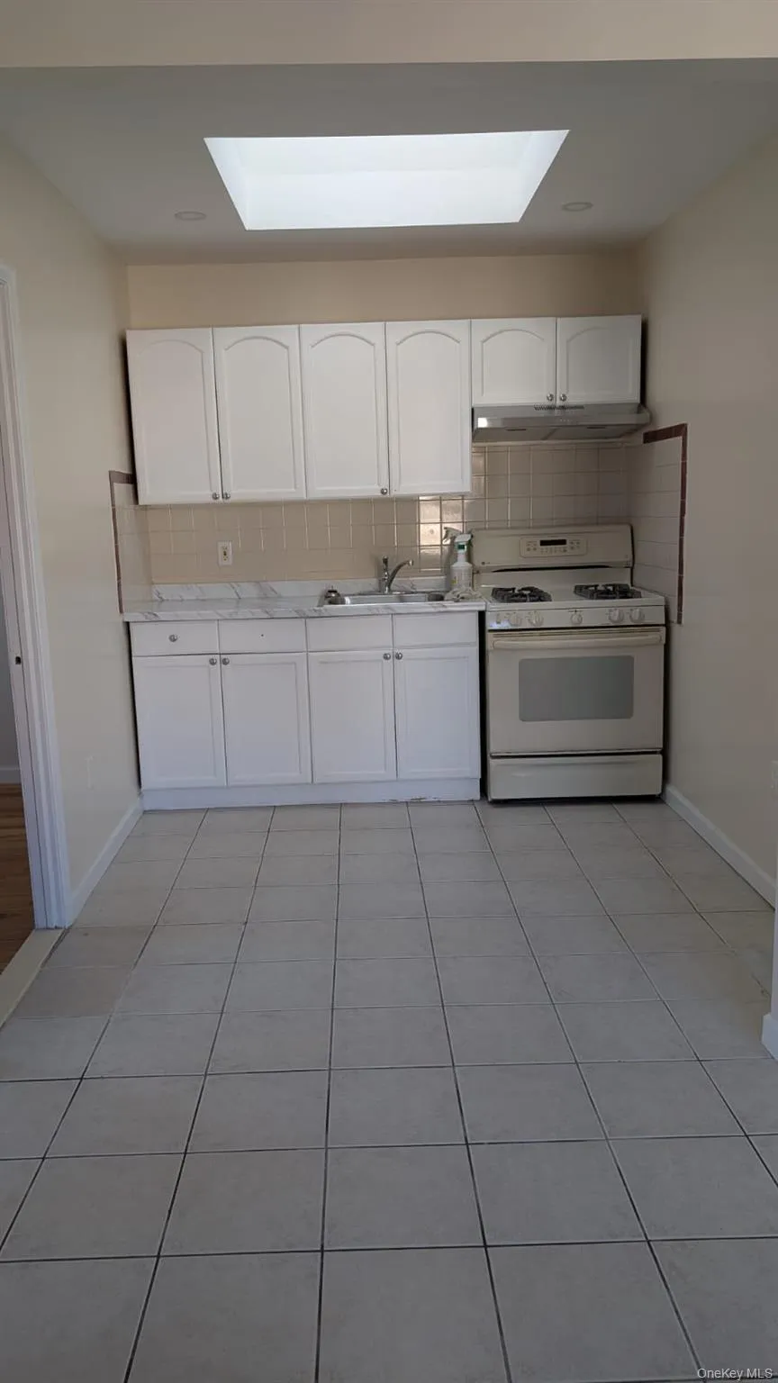 214-85 Jamaica Avenue, New York, NY, 2 Bedrooms Bedrooms, 4 Rooms Rooms,1 BathroomBathrooms,Residential Lease,For Rent,Jamaica,0,1011888 214-85 Jamaica Avenue, New York, NY, 2 Bedrooms Bedrooms, 4 Rooms Rooms,1 BathroomBathrooms,Residential Lease,For Rent,Jamaica,0,1011888