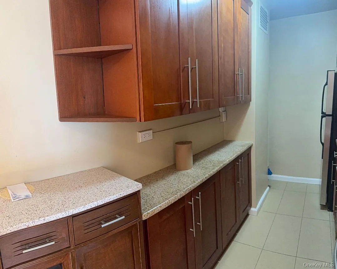 84-29 155th Avenue, New York, NY, 2 Rooms Rooms,1 BathroomBathrooms,Residential,For Rent,155th,0,1011891 84-29 155th Avenue, New York, NY, 2 Rooms Rooms,1 BathroomBathrooms,Residential,For Rent,155th,0,1011891